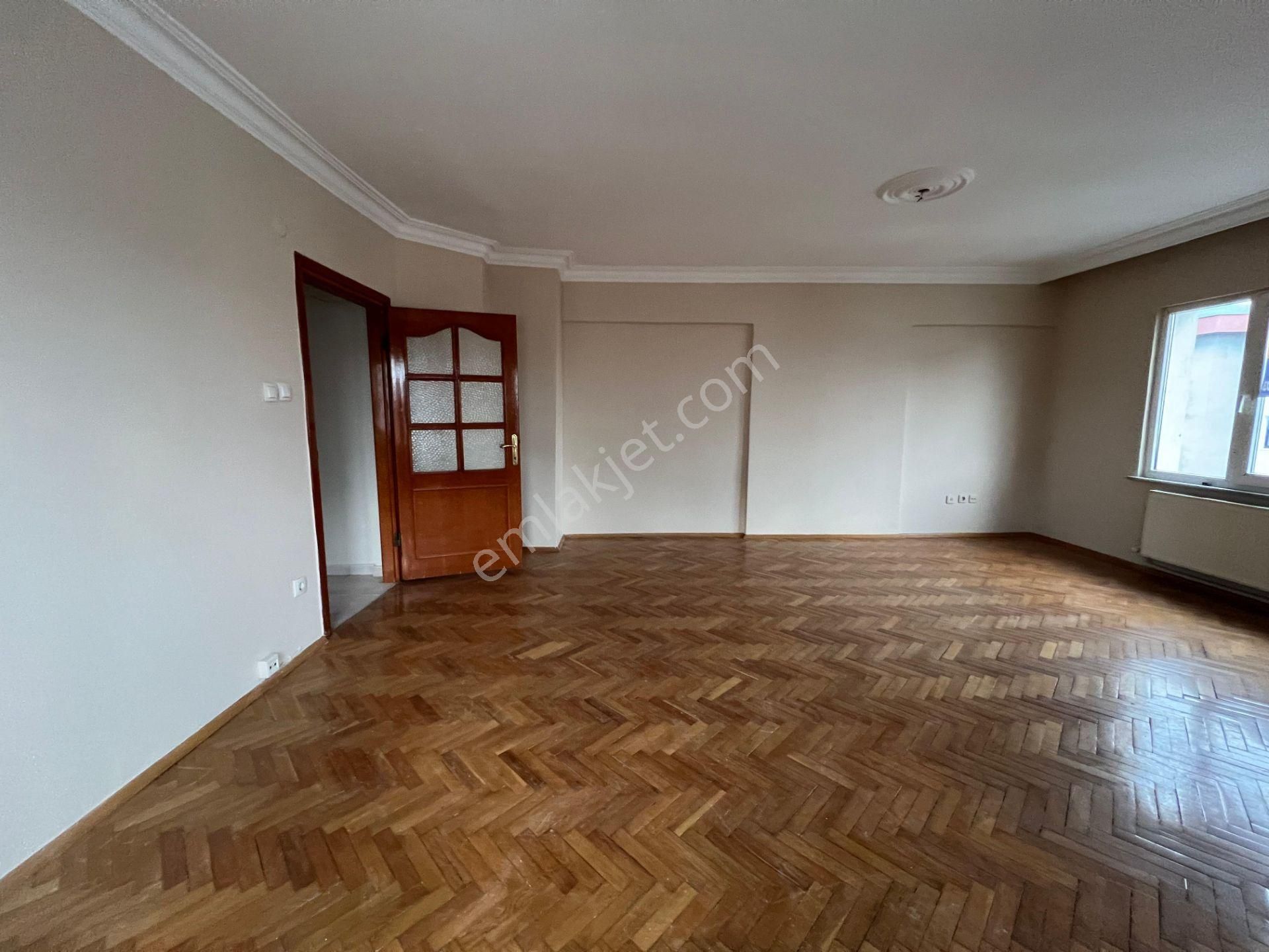 İçerenköy'de Necmettin Erbakan Cad. Paralelinde 3+1 110 M² Net - Görsel 6