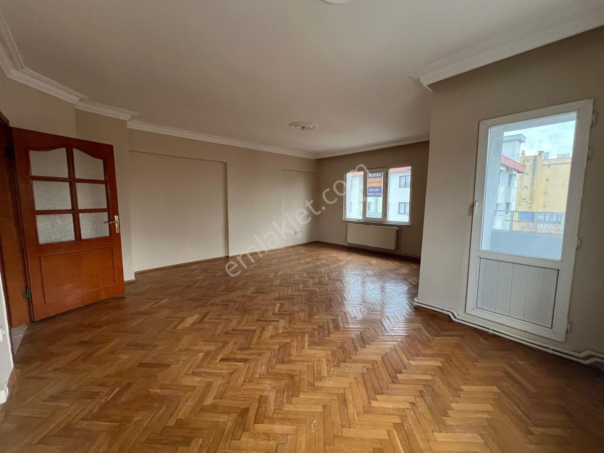 İçerenköy'de Necmettin Erbakan Cad. Paralelinde 3+1 110 M² Net - Görsel 2