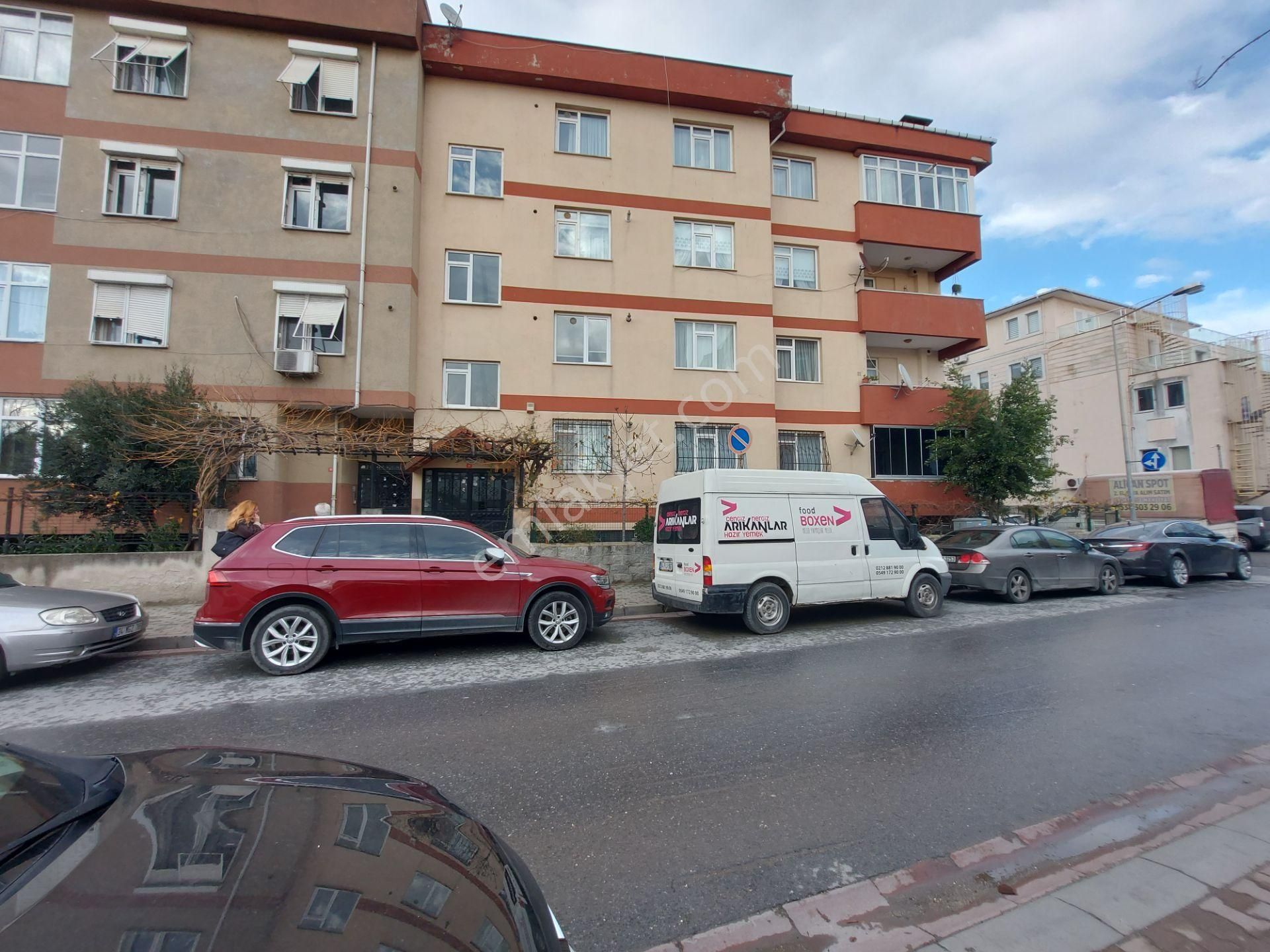 Büyükçekmece Merkezde Deniz Manzaralı Teraslı Çatı Dubleksi