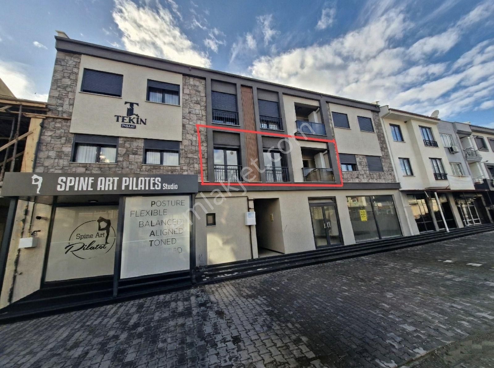 Burhaniye Bahcelievler Mh. Satılık 1+1 Eşyalı Daire