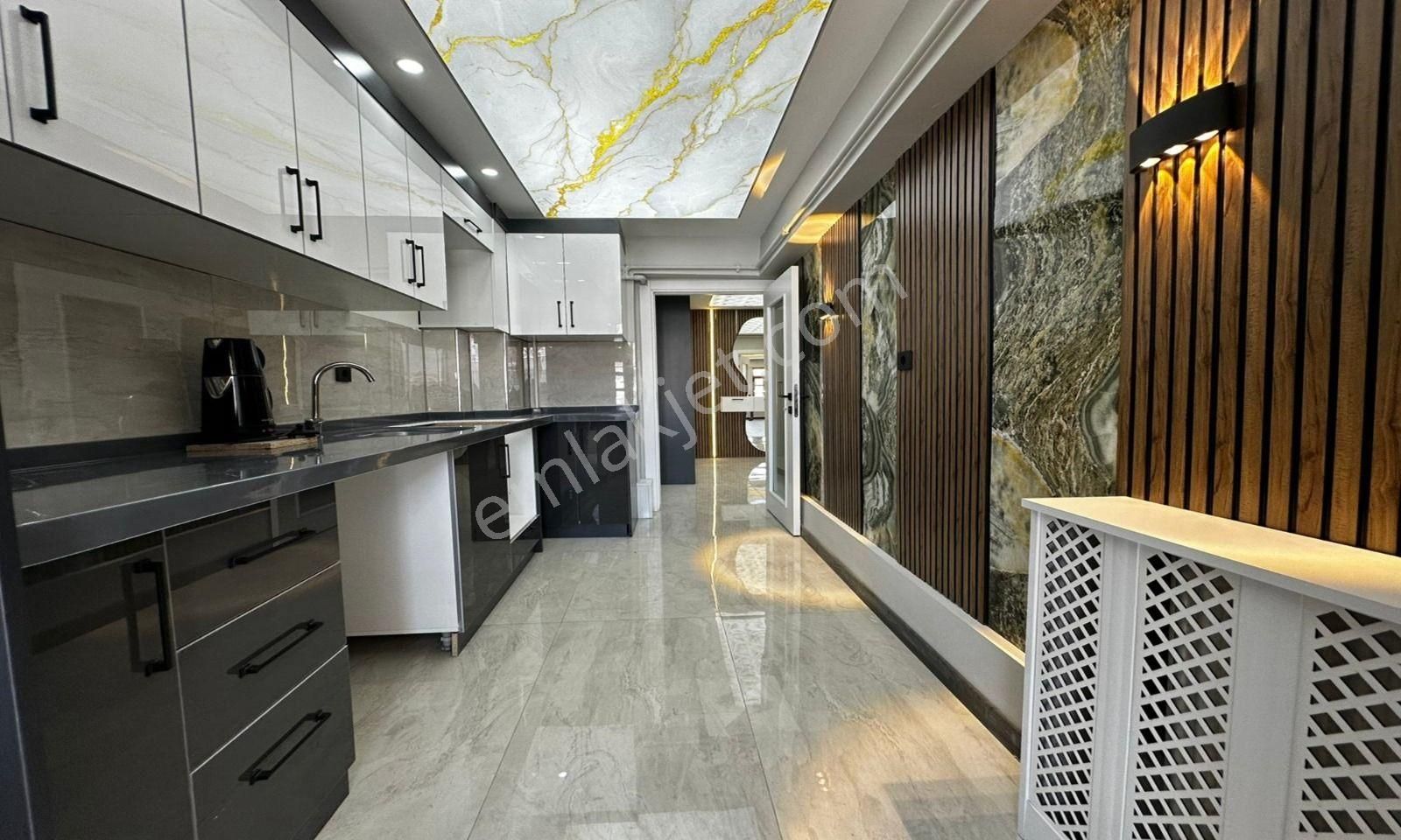 Bölük Caddesi Yakını Katta Yapılı 3+1 Fırsat - Görsel 14