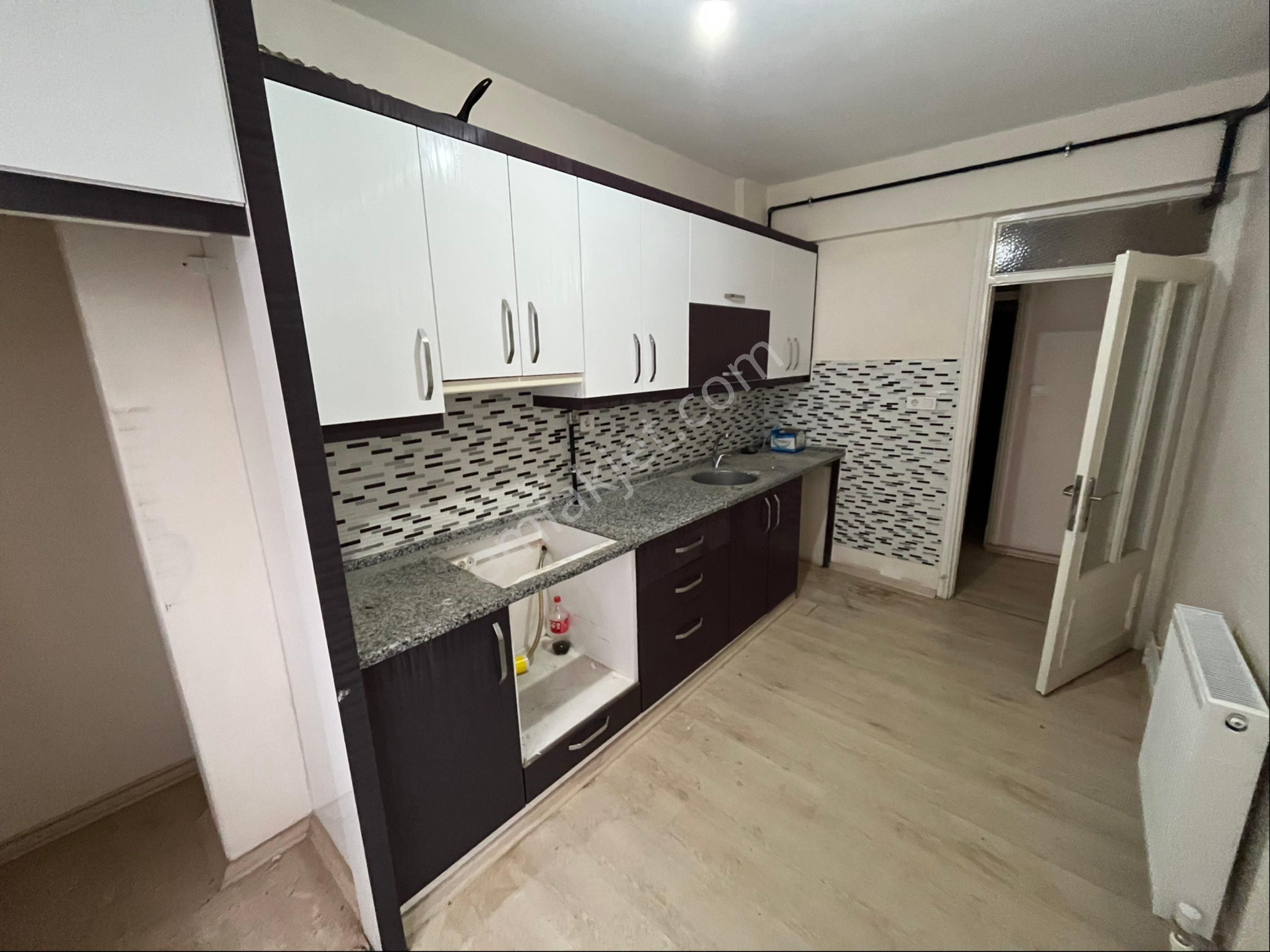 Miray Emlaktan Yıldıztepe Mahallesinde Doğalgazlı 3+1 Kiralık Daire - Görsel 9