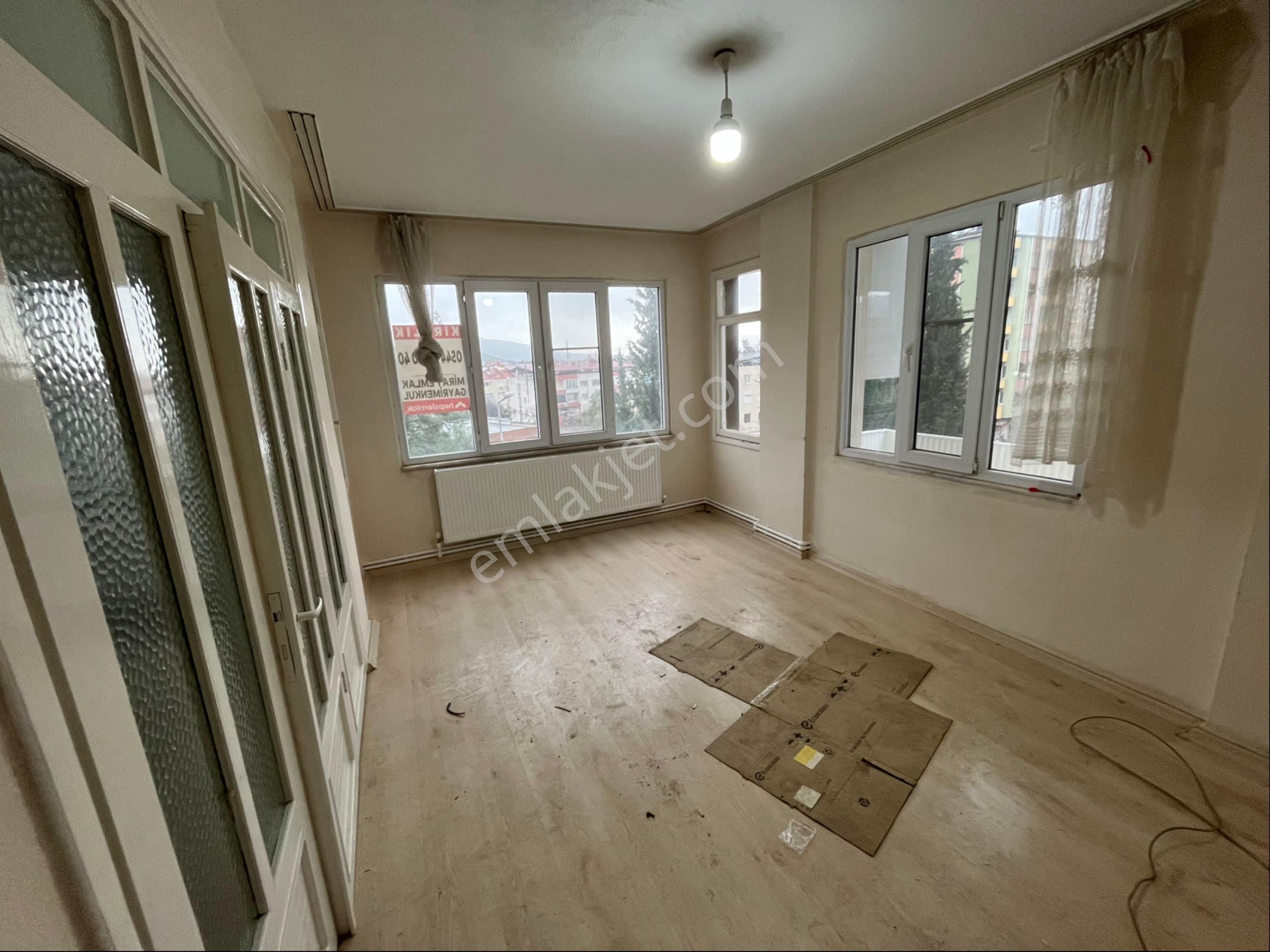 Miray Emlaktan Yıldıztepe Mahallesinde Doğalgazlı 3+1 Kiralık Daire - Görsel 15