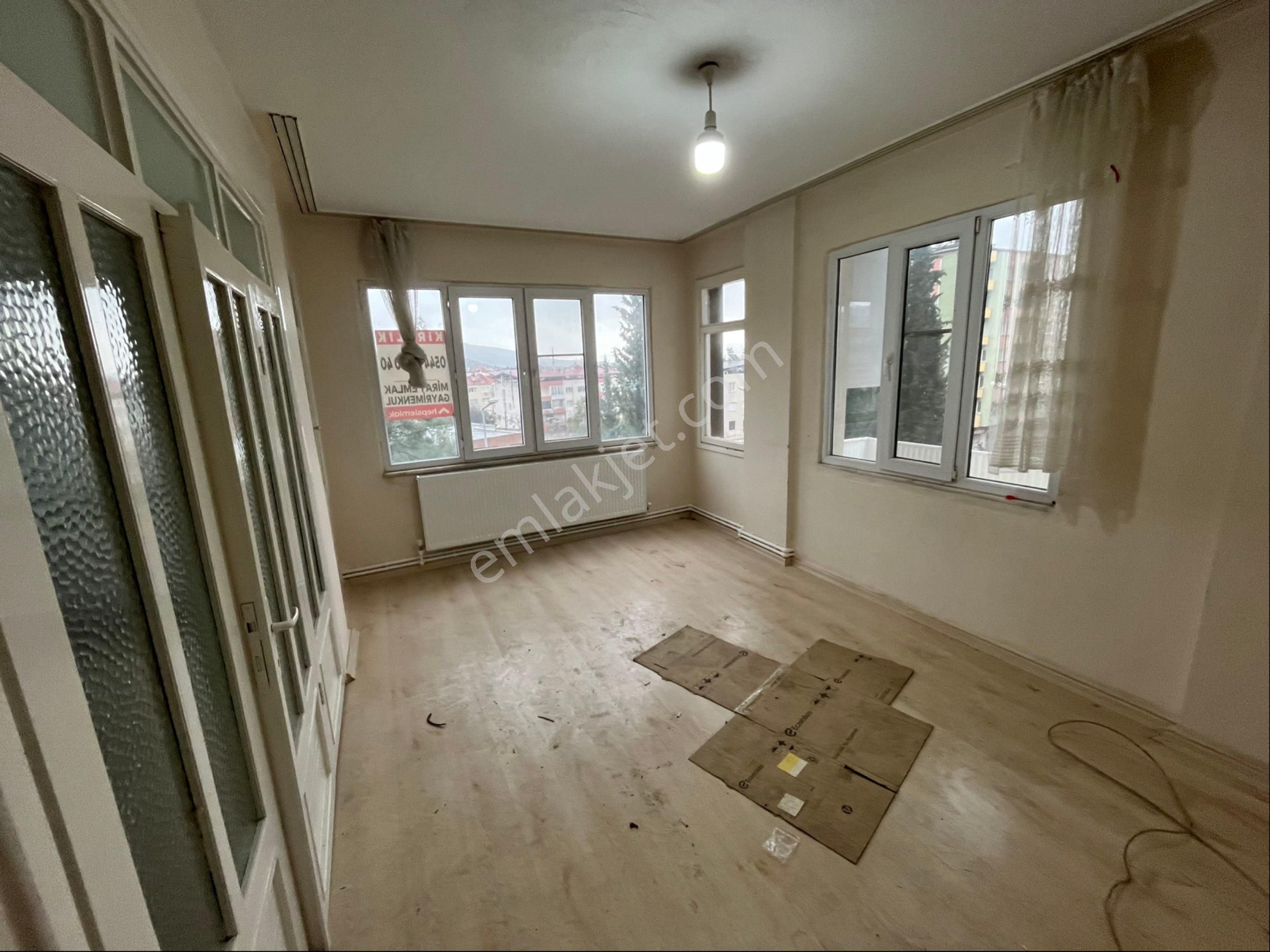 Miray Emlaktan Yıldıztepe Mahallesinde Doğalgazlı 3+1 Kiralık Daire - Görsel 14