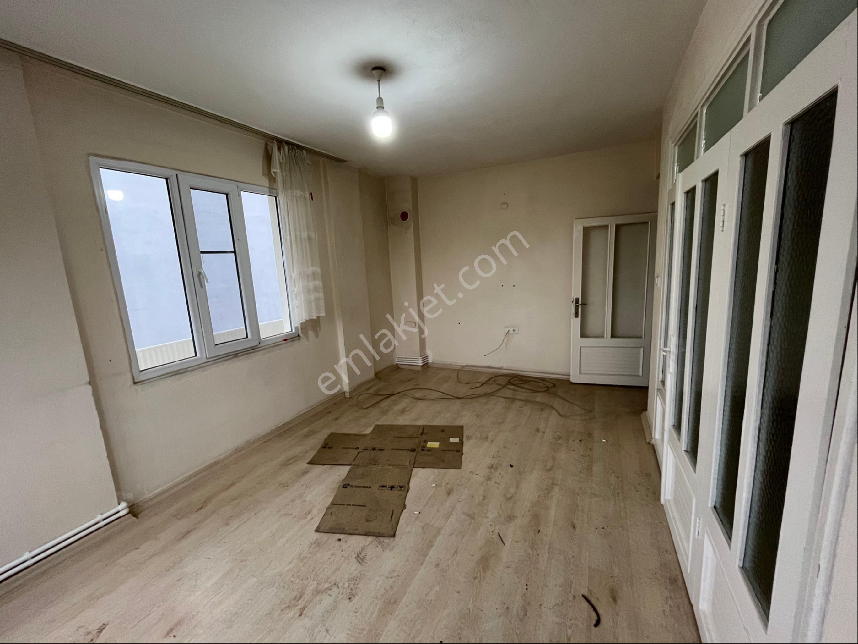 Miray Emlaktan Yıldıztepe Mahallesinde Doğalgazlı 3+1 Kiralık Daire - Görsel 11