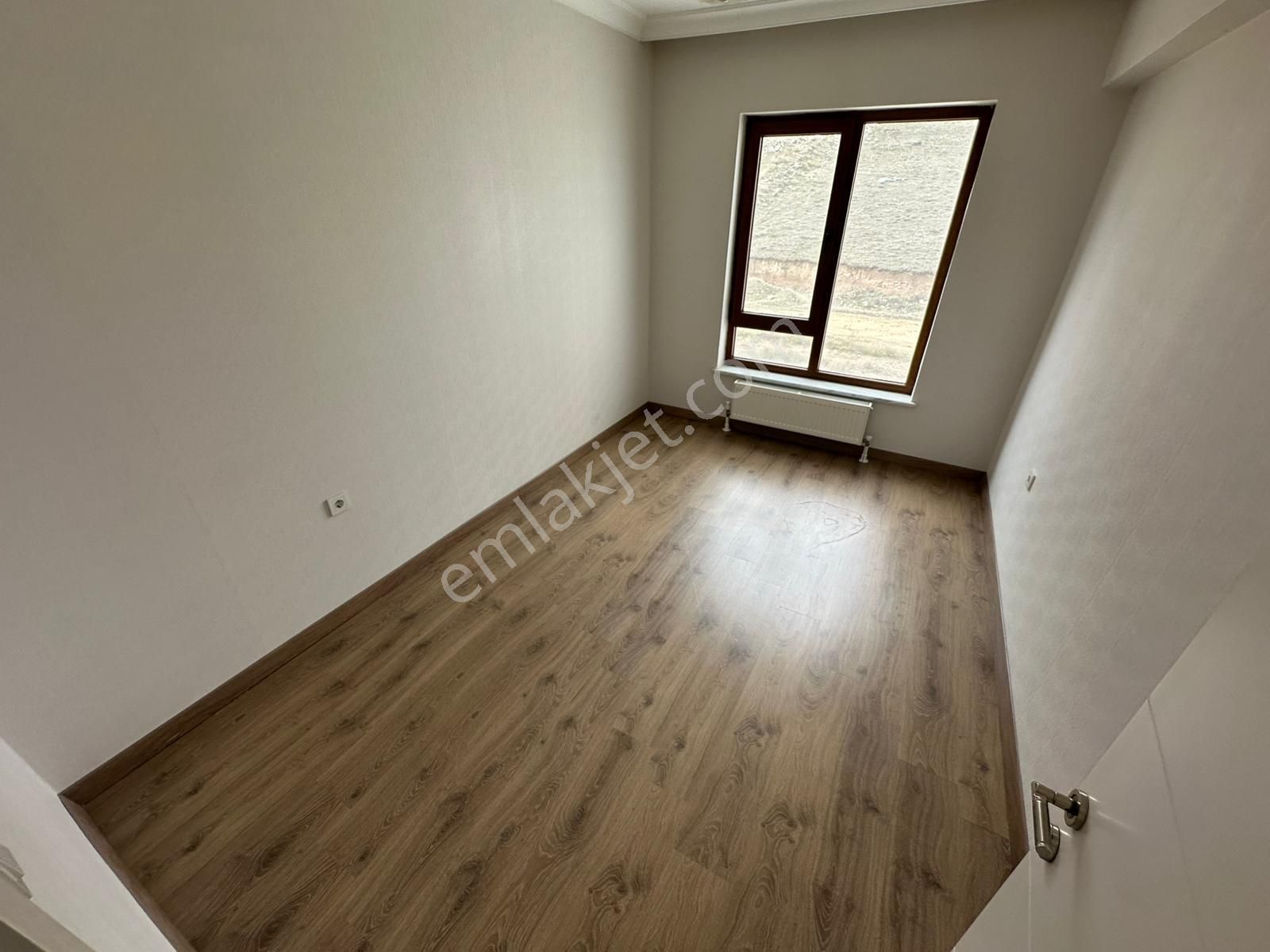 Törekent Site İçinde E. Banyolu G. Odalı Geniş Çift Balkonlu 4+1 Ön Cp. Çift Asansörlü Daire ! - Görsel 18