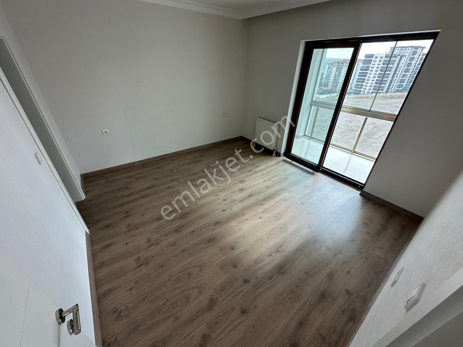 Törekent Site İçinde E. Banyolu G. Odalı Geniş Çift Balkonlu 4+1 Ön Cp. Çift Asansörlü Daire ! - Görsel 26