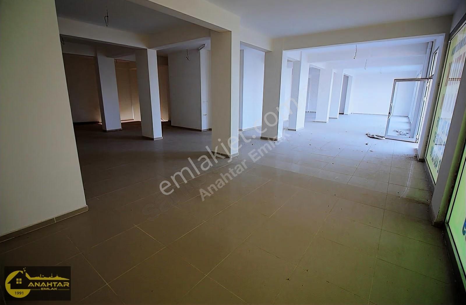 Narlıdere 2. İnönü Mahallesinde 300 M2 Mağaza - Görsel 3