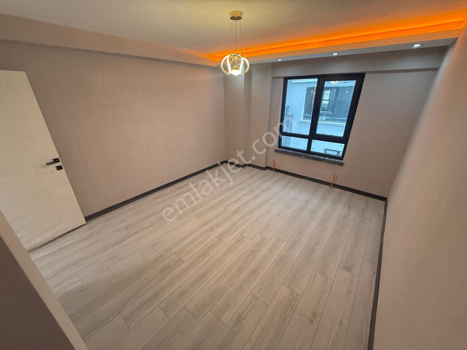 Keçiörende 2+1 Full Yapılı İskanlı Cadde Yanı Takasa Uygun - Görsel 8