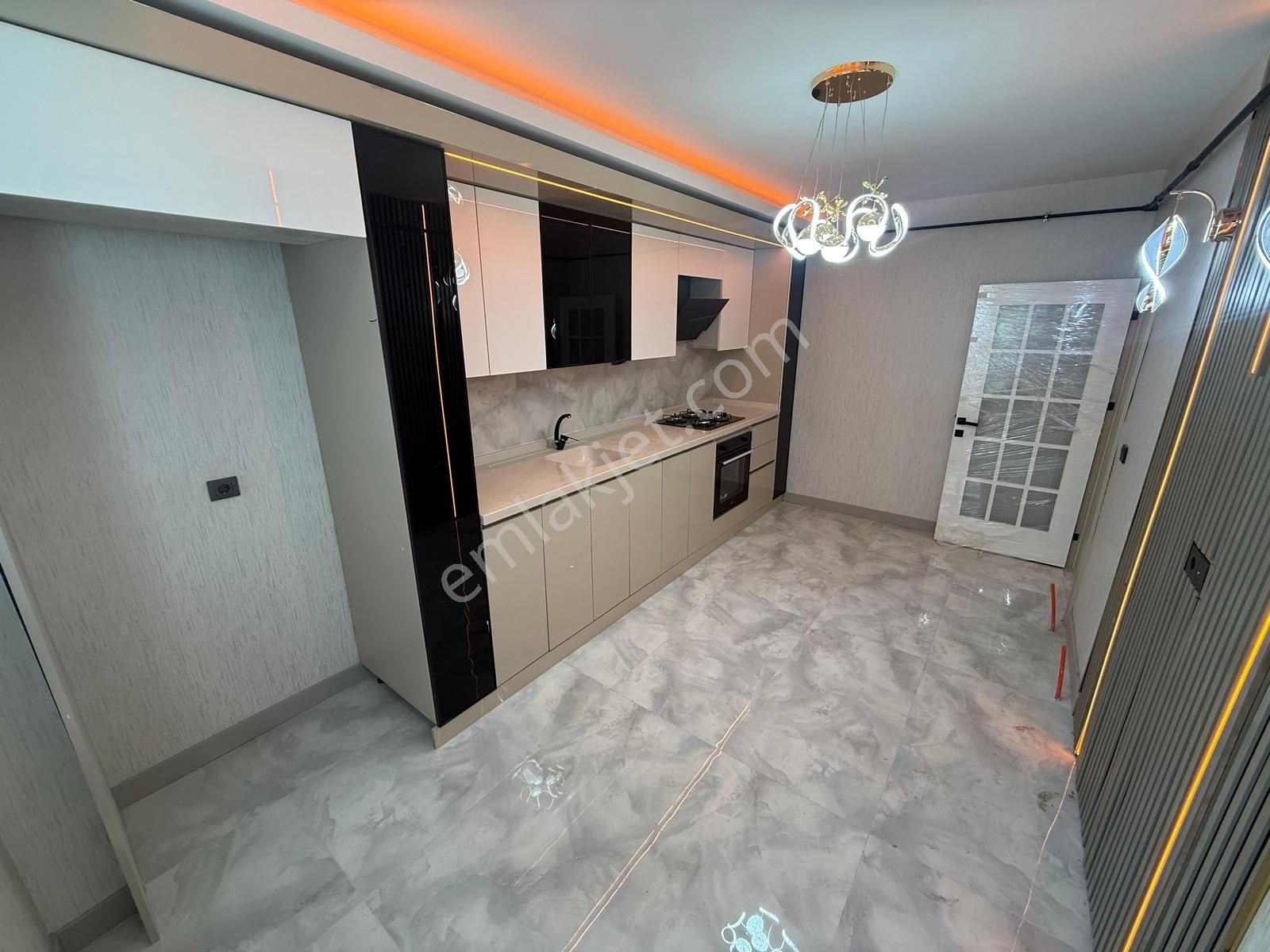 Keçiörende 2+1 Full Yapılı İskanlı Cadde Yanı Takasa Uygun - Görsel 5