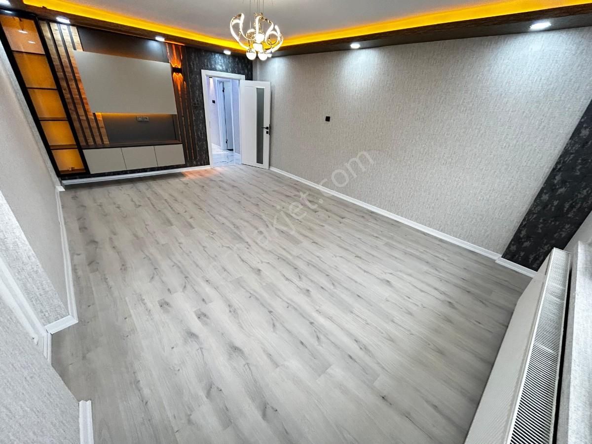 Sincan İstasyon Mh 3+1 Lüks Yapılı Bağımsız Katta Ön Cephe Daire - Görsel 8