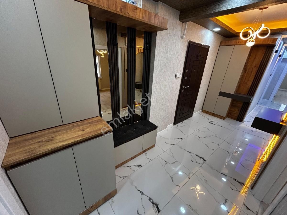 Sincan İstasyon Mh 3+1 Lüks Yapılı Bağımsız Katta Ön Cephe Daire - Görsel 17