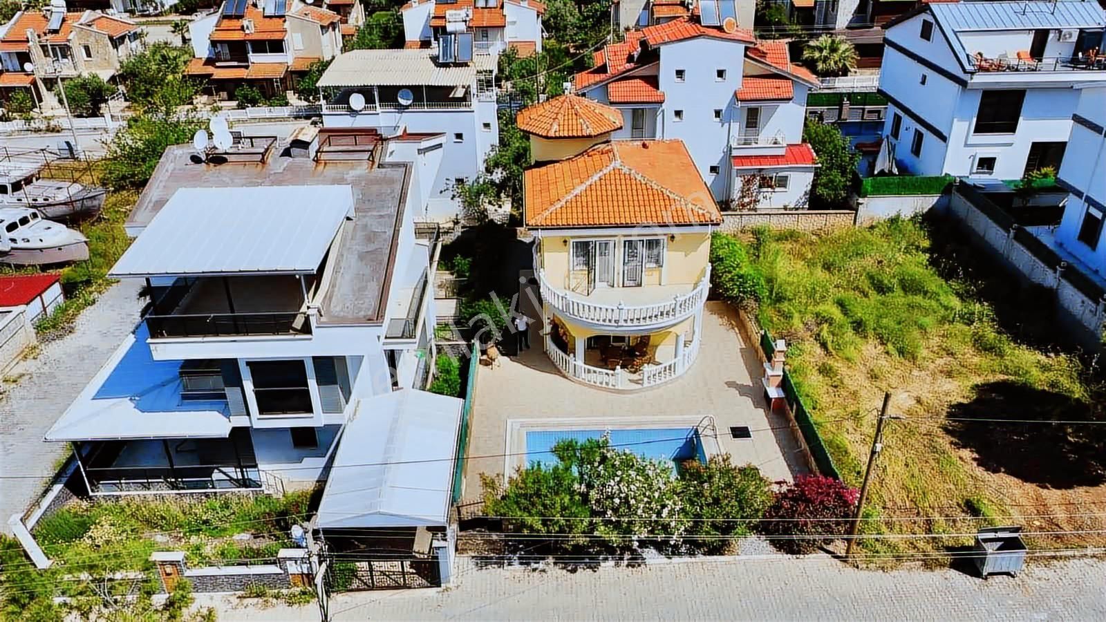 Denize 250 Metre Mesafe Müstakil Havuzlu 3+1 Villamız - Görsel 4