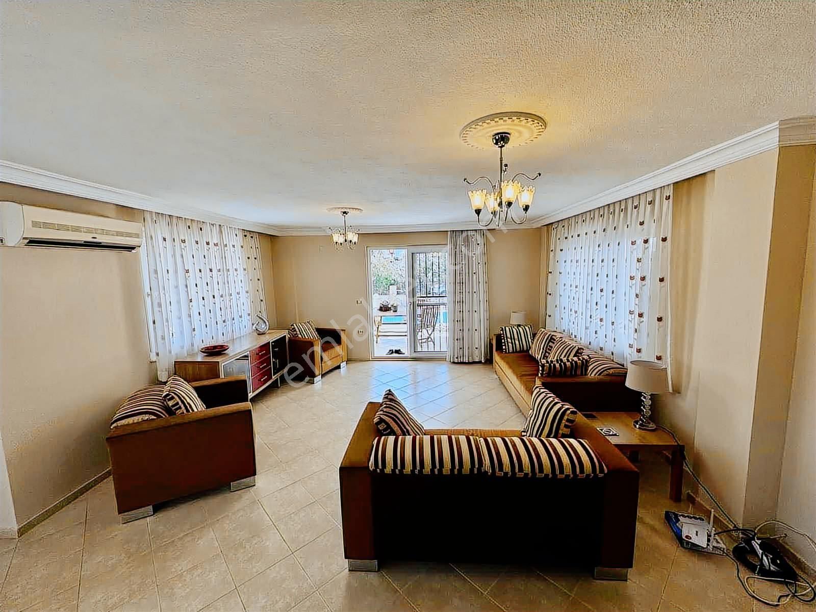 Denize 250 Metre Mesafe Müstakil Havuzlu 3+1 Villamız - Görsel 23