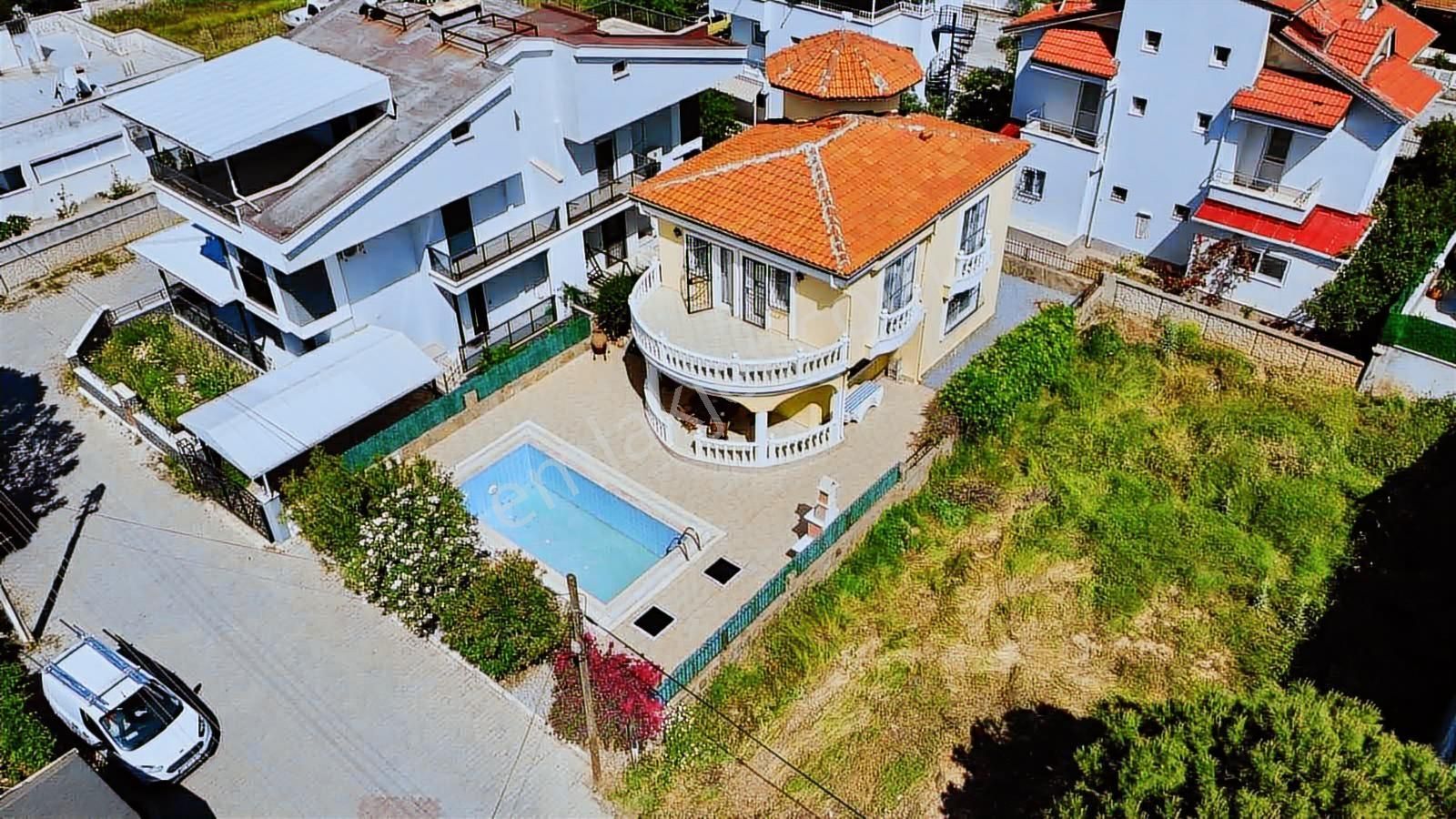 Denize 250 Metre Mesafe Müstakil Havuzlu 3+1 Villamız - Görsel 3