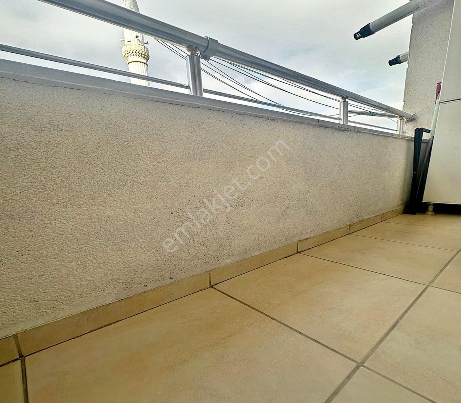 Metrobüse Yürüme Mesafesinde 2+1 Satılık Balkonlu Ara Kat - Görsel 14