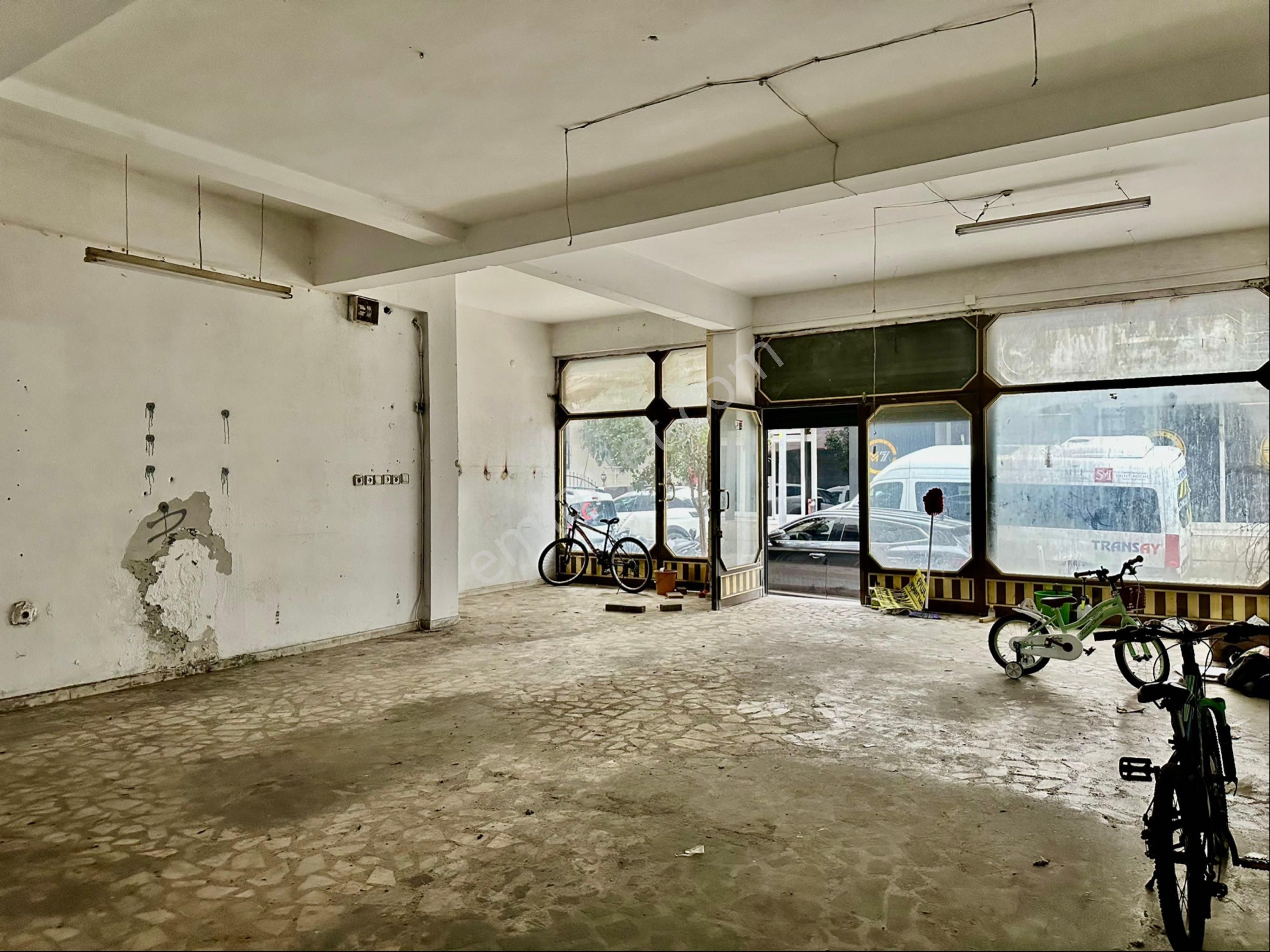 Bayrampaşa Kartaltepe‘de Kıralık 80 Metre² Dükkan