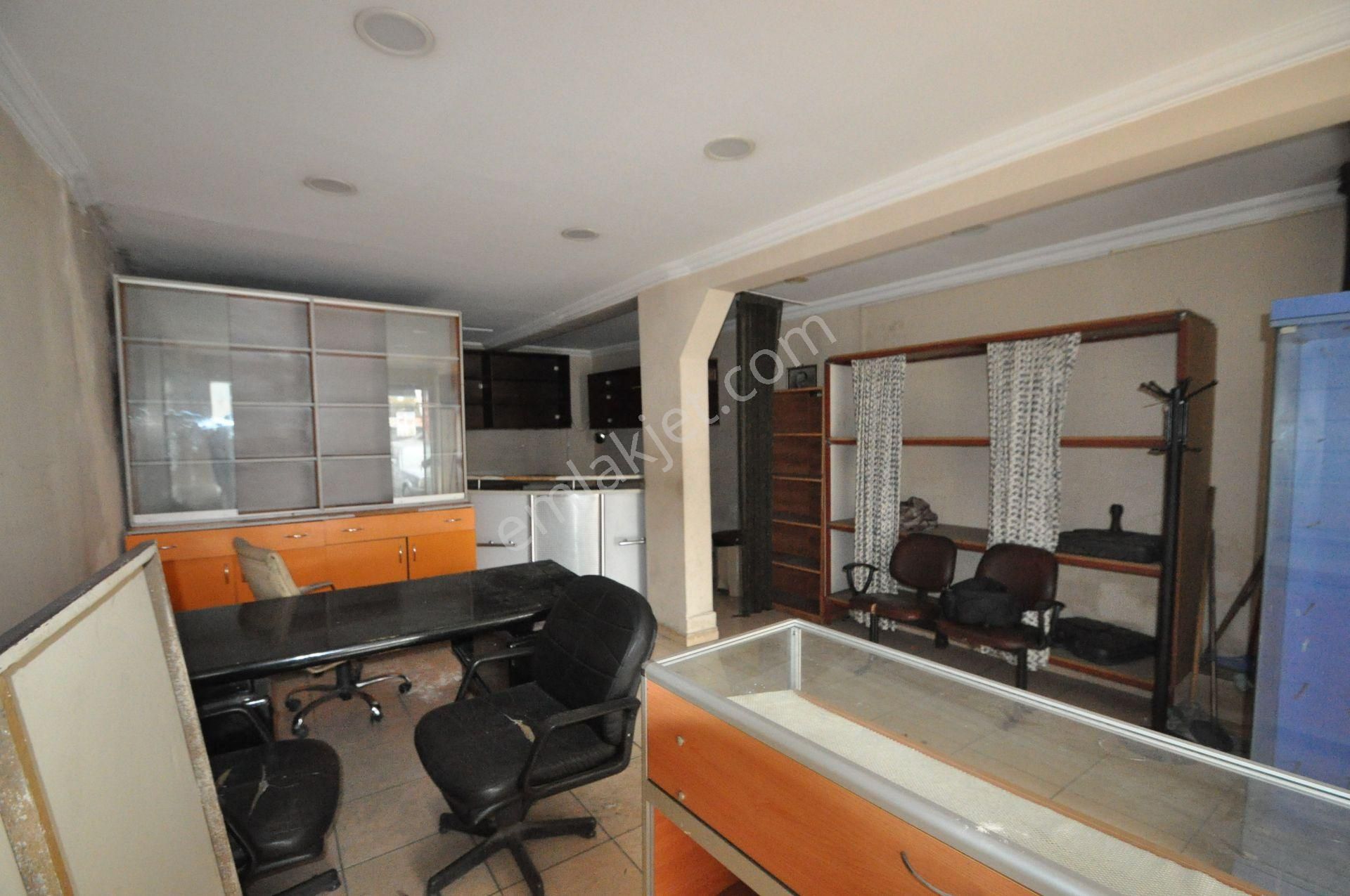 Bayrampaşa Kartaltepe Kaçmazdan Kiralık 55m2 Dörtyol Ağzı Düz Giriş Mağaza & Dükkan - Görsel 2