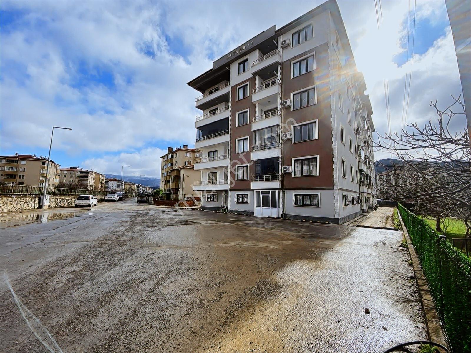Türkan Emlaktan Doğalgazlı, Klimalı, Satılık 1+1