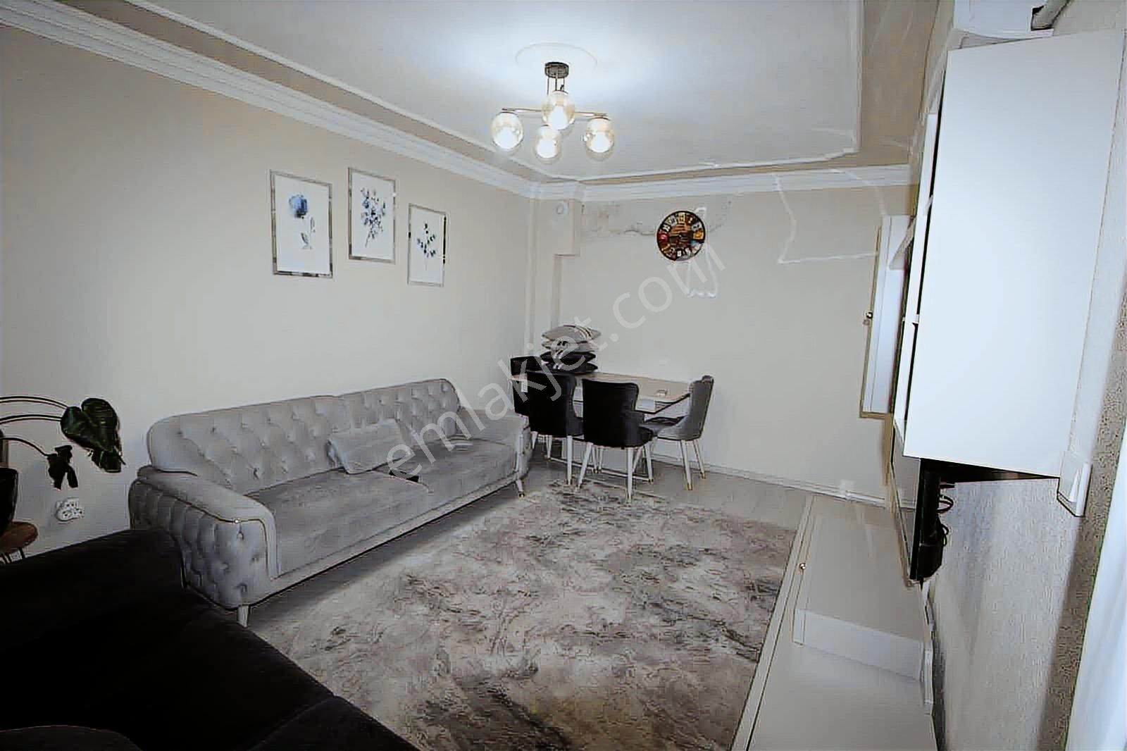 Buca Göksu Mah. Cadde Üzeri Satılık 2+1 85 M2. Arakat Daire