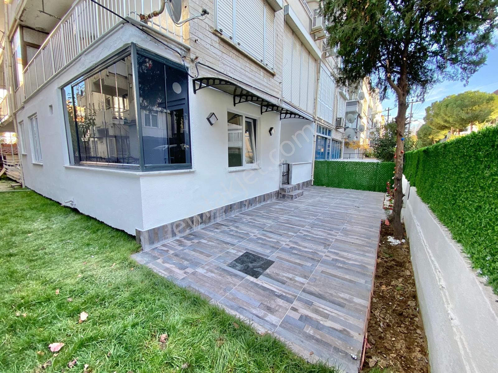 ➤➤herdem'den Akçay Merkezde Bahçe Kullanımlı Müstakil Tadında 2+1 Daire