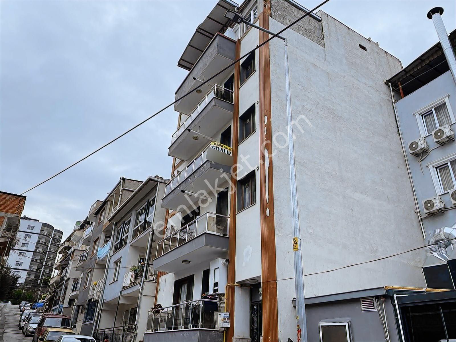 Turpa Özka355'den Merkezi Konumda Kullanışlı 2+1 Kiralık Daire