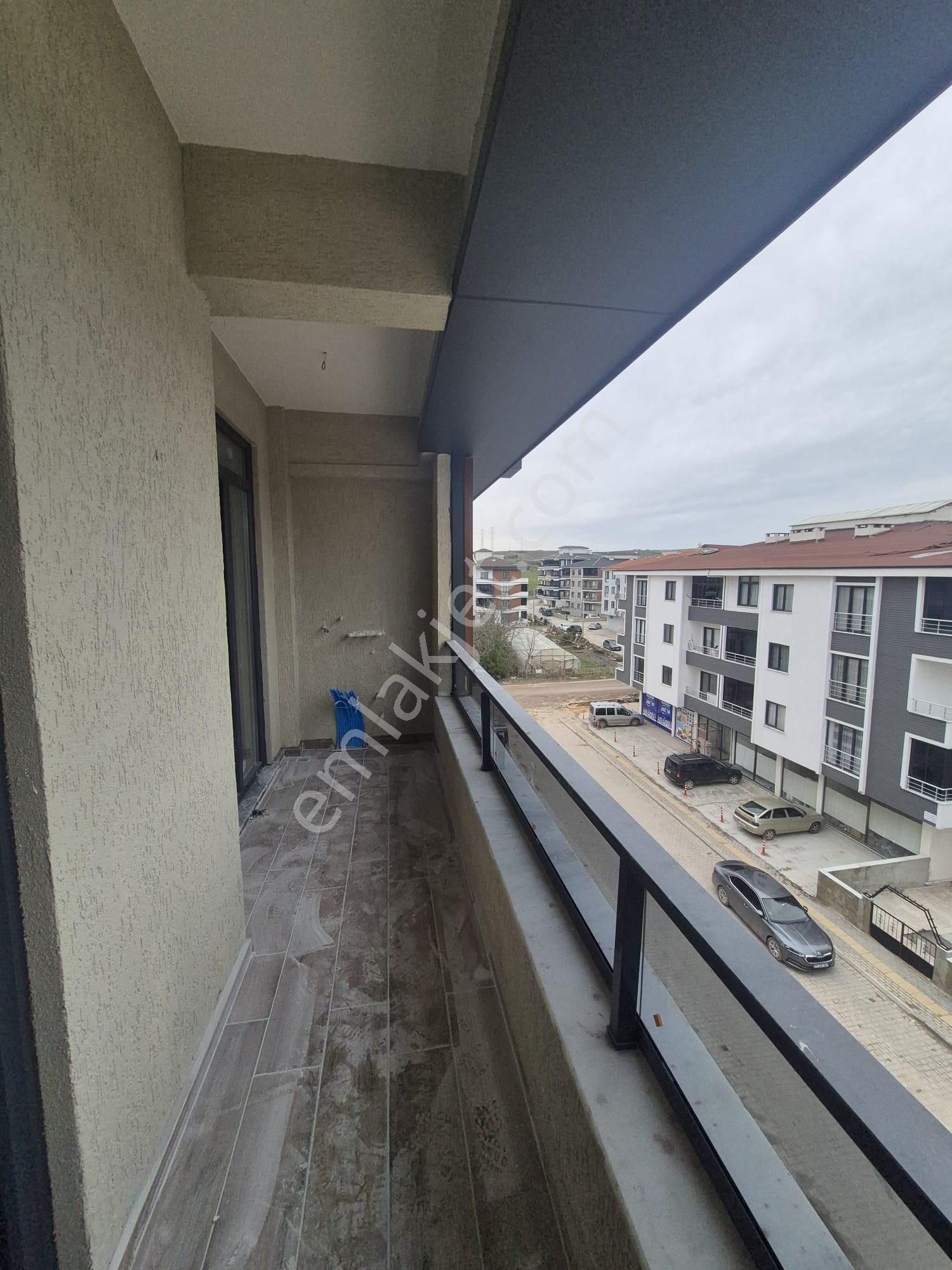 Kelebek Çayırında Sıfır En Üst Kat 2+1 Köşe Daire - Görsel 11