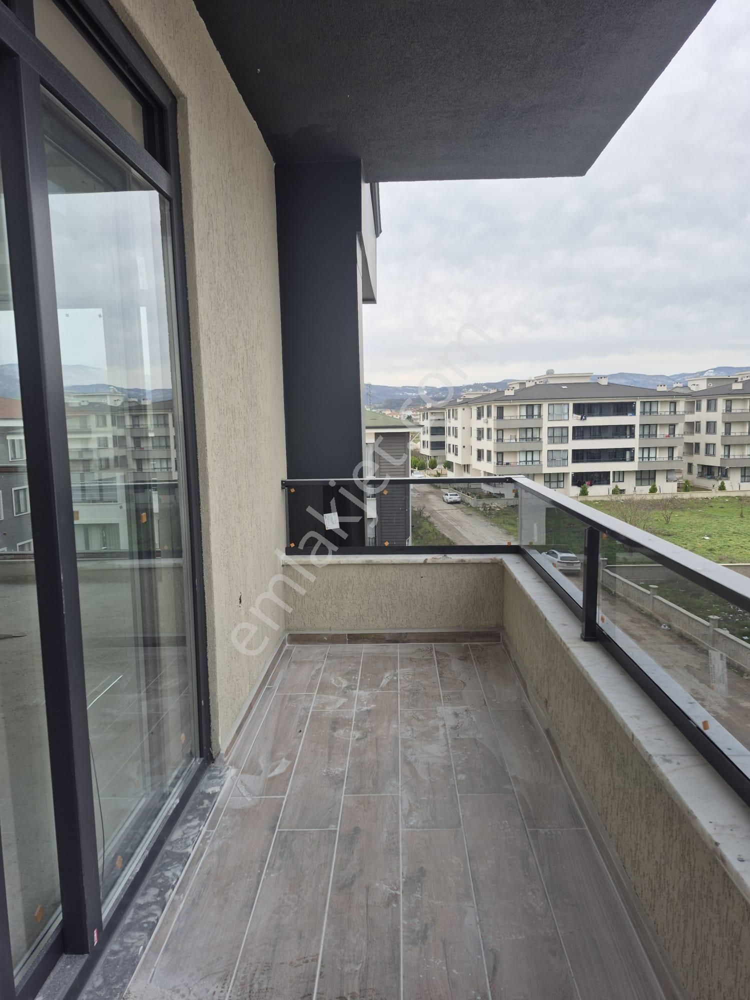 Kelebek Çayırında Sıfır En Üst Kat 2+1 Köşe Daire - Görsel 7