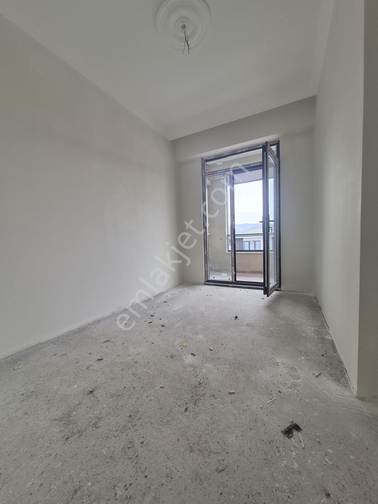 Kelebek Çayırında Sıfır En Üst Kat 2+1 Köşe Daire - Görsel 9