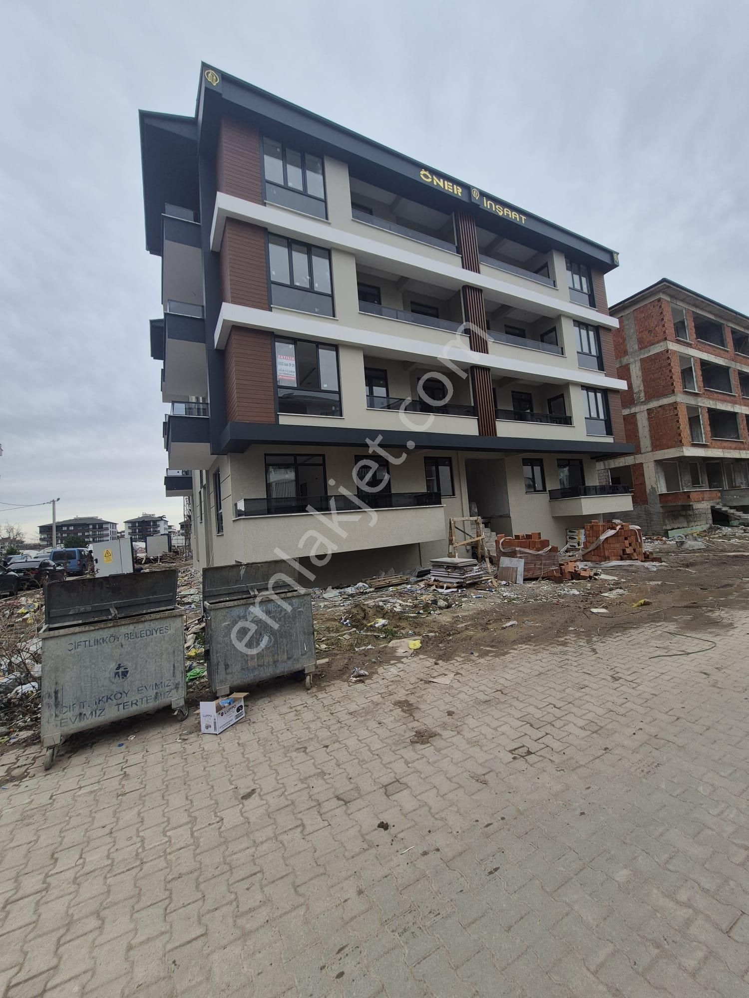 Kelebek Çayırında Sıfır En Üst Kat 2+1 Köşe Daire