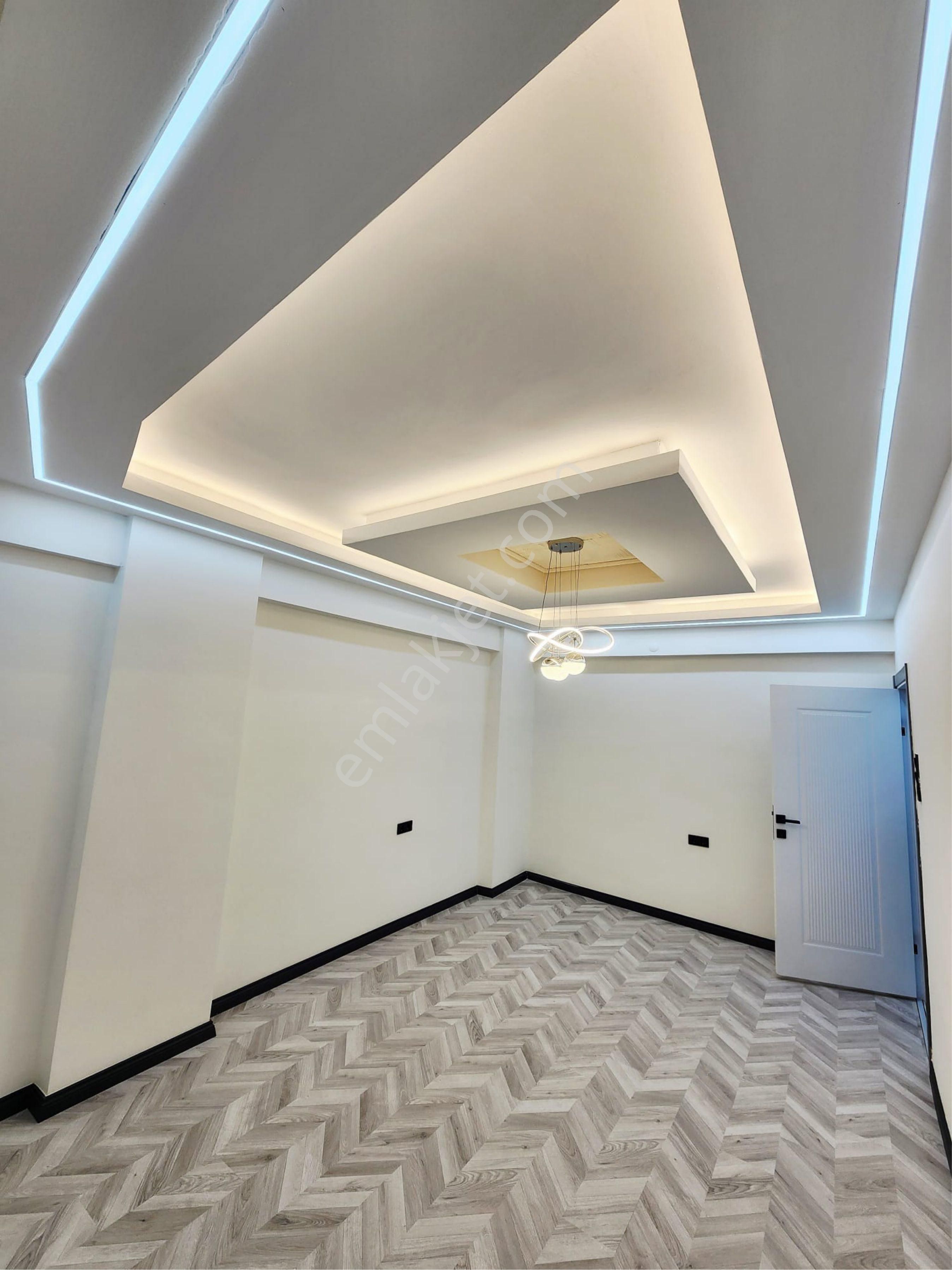 Rasathane Mahallesinde İci Full Yapılı Satılık Daire
