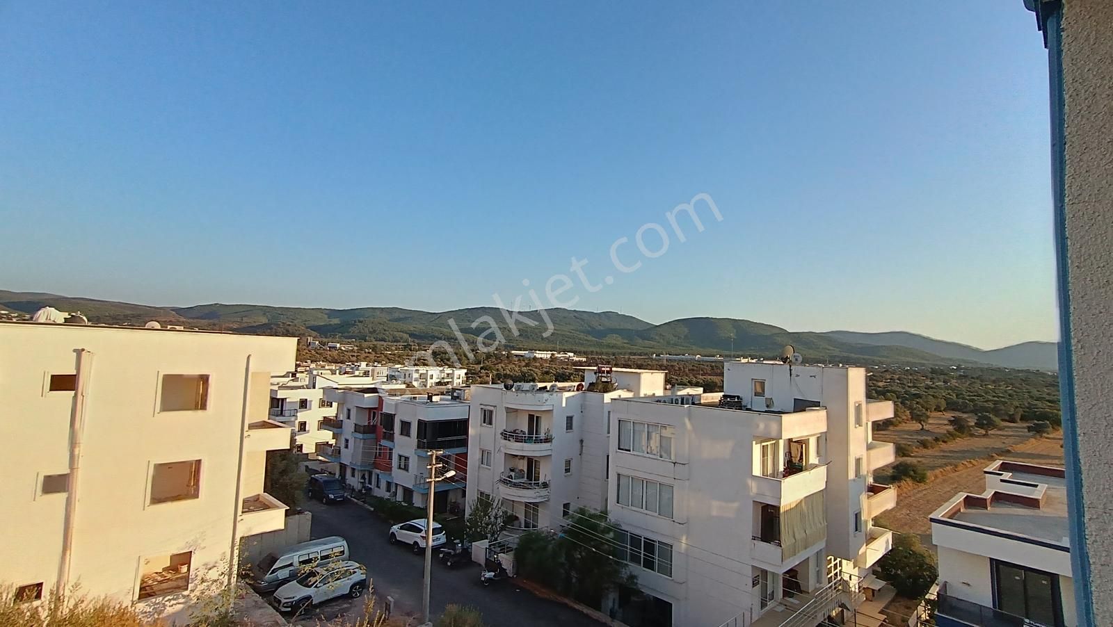 Mumcularda Satılık 2+1 Üst Kat Doğa Manzaralı Daire - Görsel 8