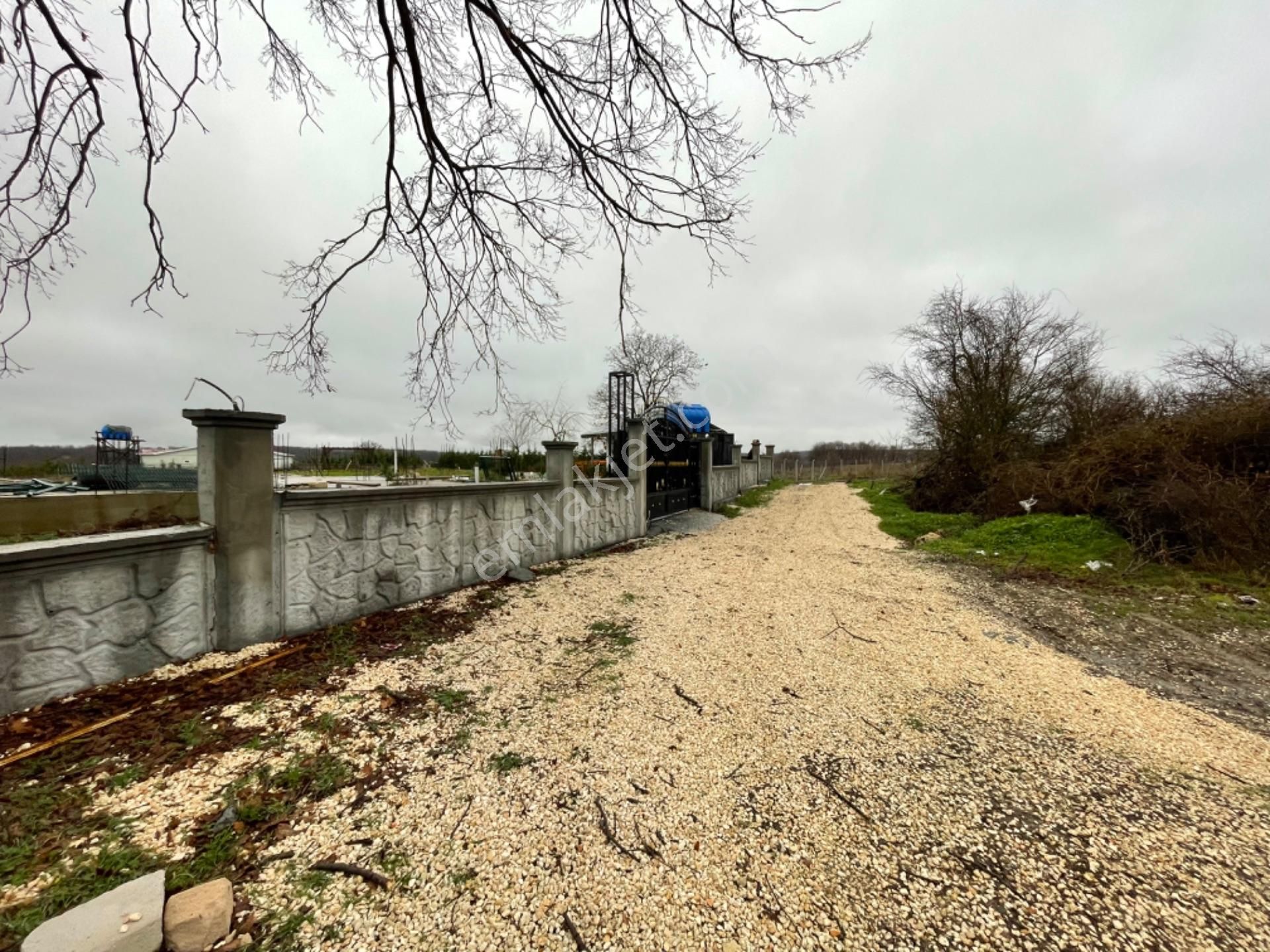 Çatalca İhsaniye ‘de 236 Metre Etrafı Çevrili Az Hisseli Köy Manzaralı - Görsel 8