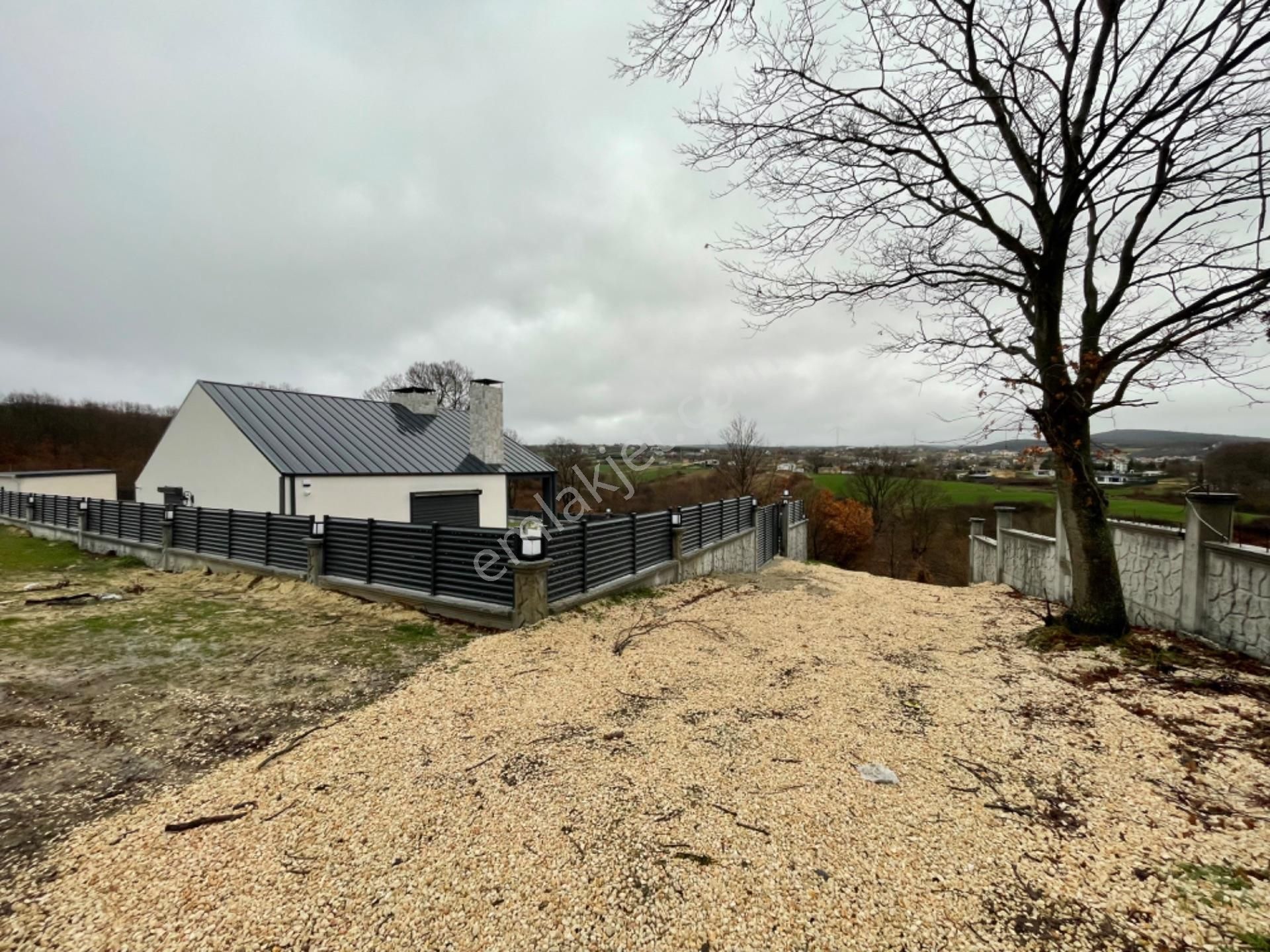 Çatalca İhsaniye ‘de 236 Metre Etrafı Çevrili Az Hisseli Köy Manzaralı - Görsel 9