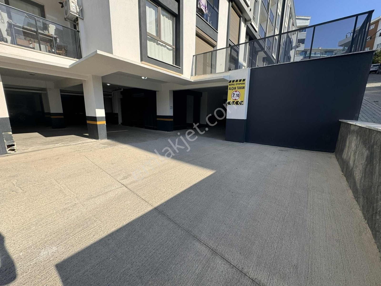 Kuşadası'nda Satılık Sıfır Denize Yakın 1+1 Daire - Görsel 17