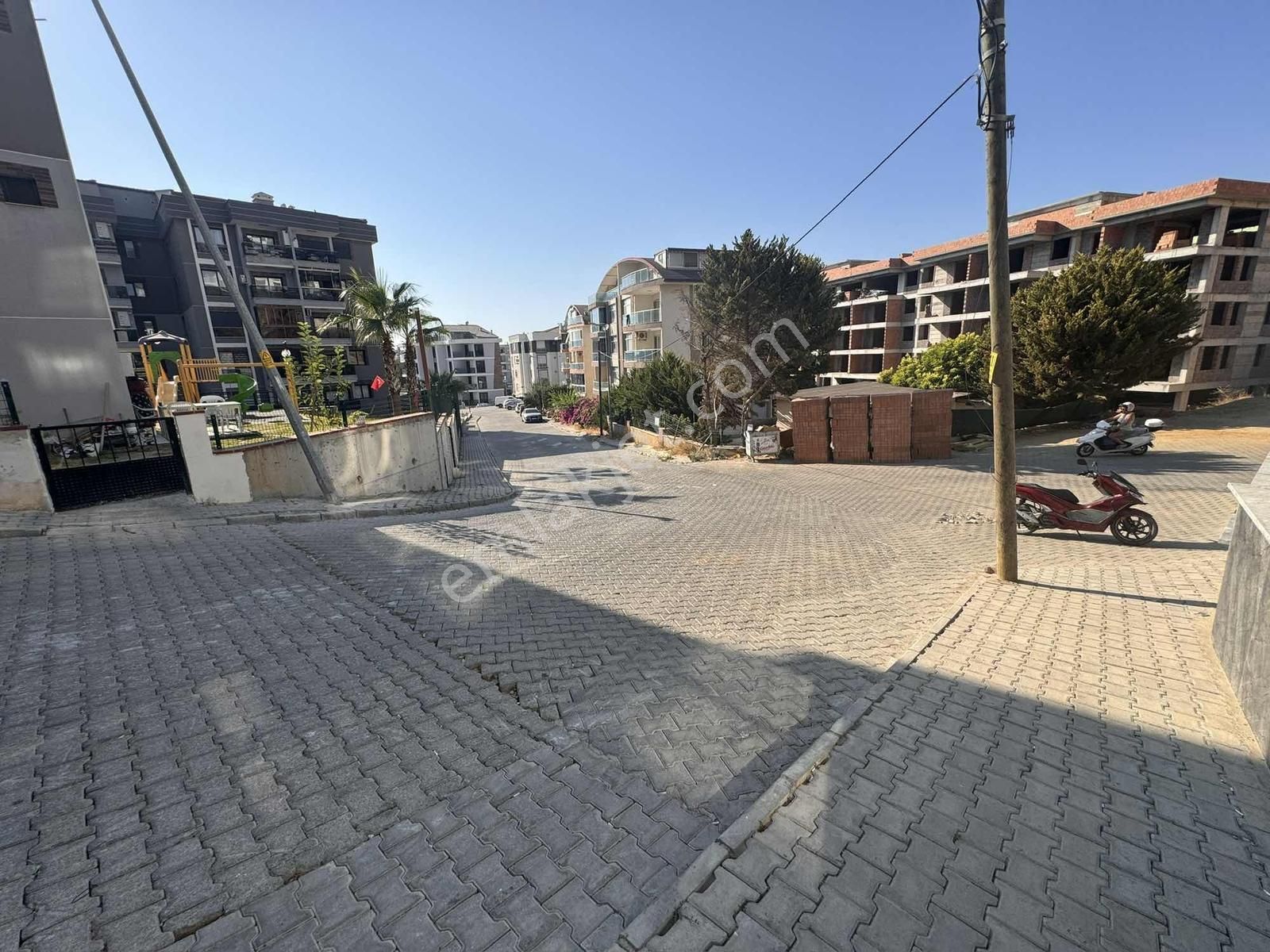 Kuşadası'nda Satılık Sıfır Denize Yakın 1+1 Daire - Görsel 24