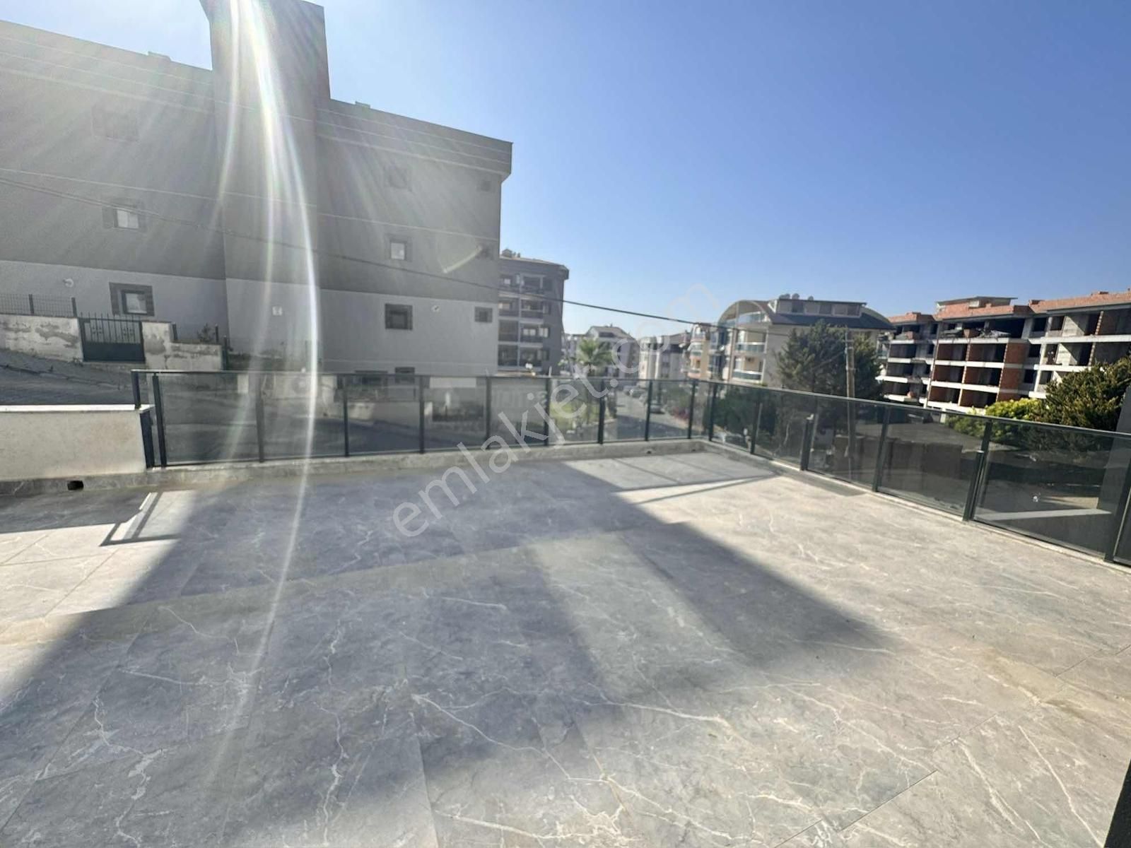 Kuşadası'nda Satılık Sıfır Denize Yakın 1+1 Daire - Görsel 8