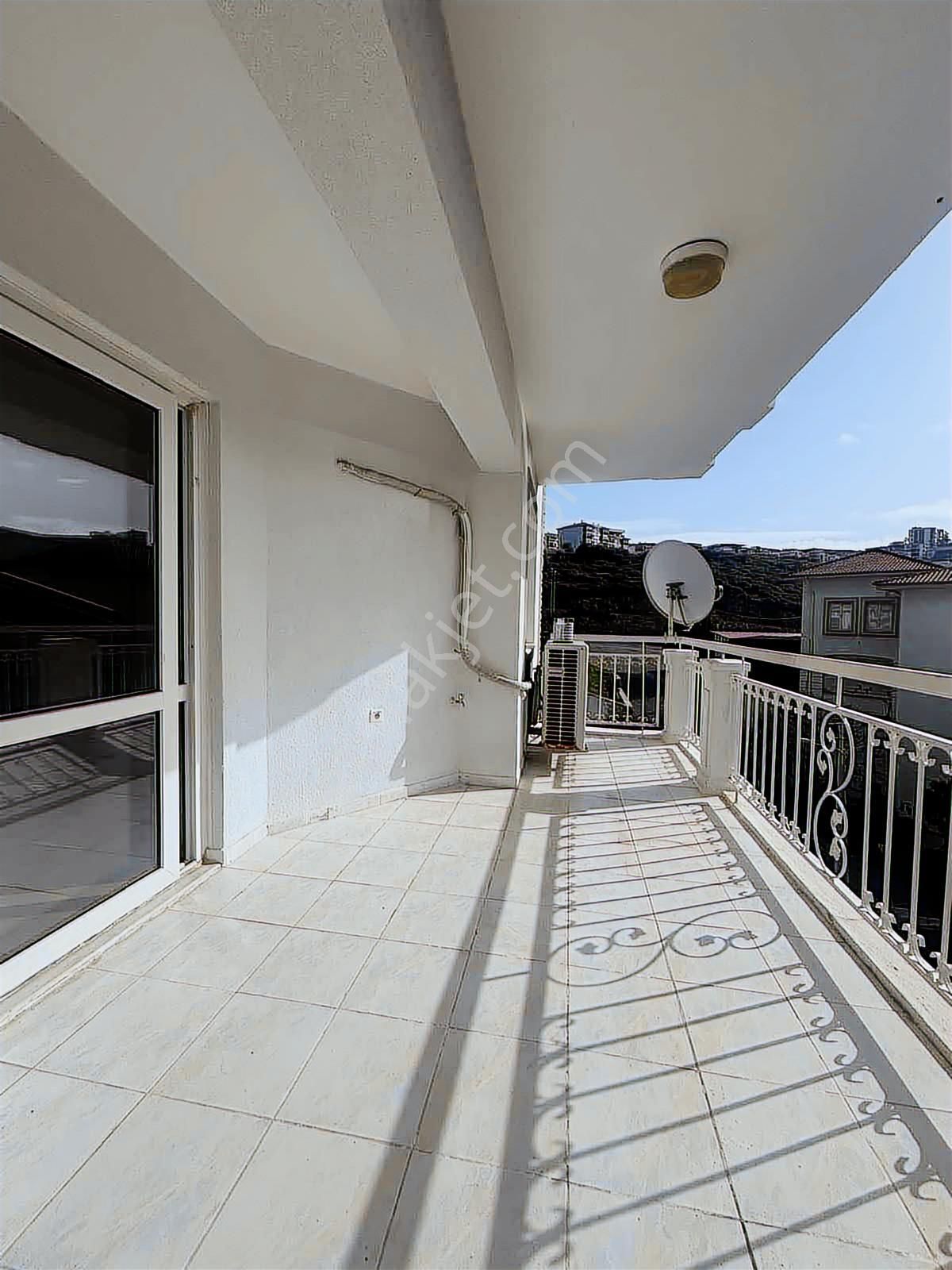 Deniz Manzaralı Krediye Uygun Doğalgazlı Satılık 3+1 Daire - Görsel 25