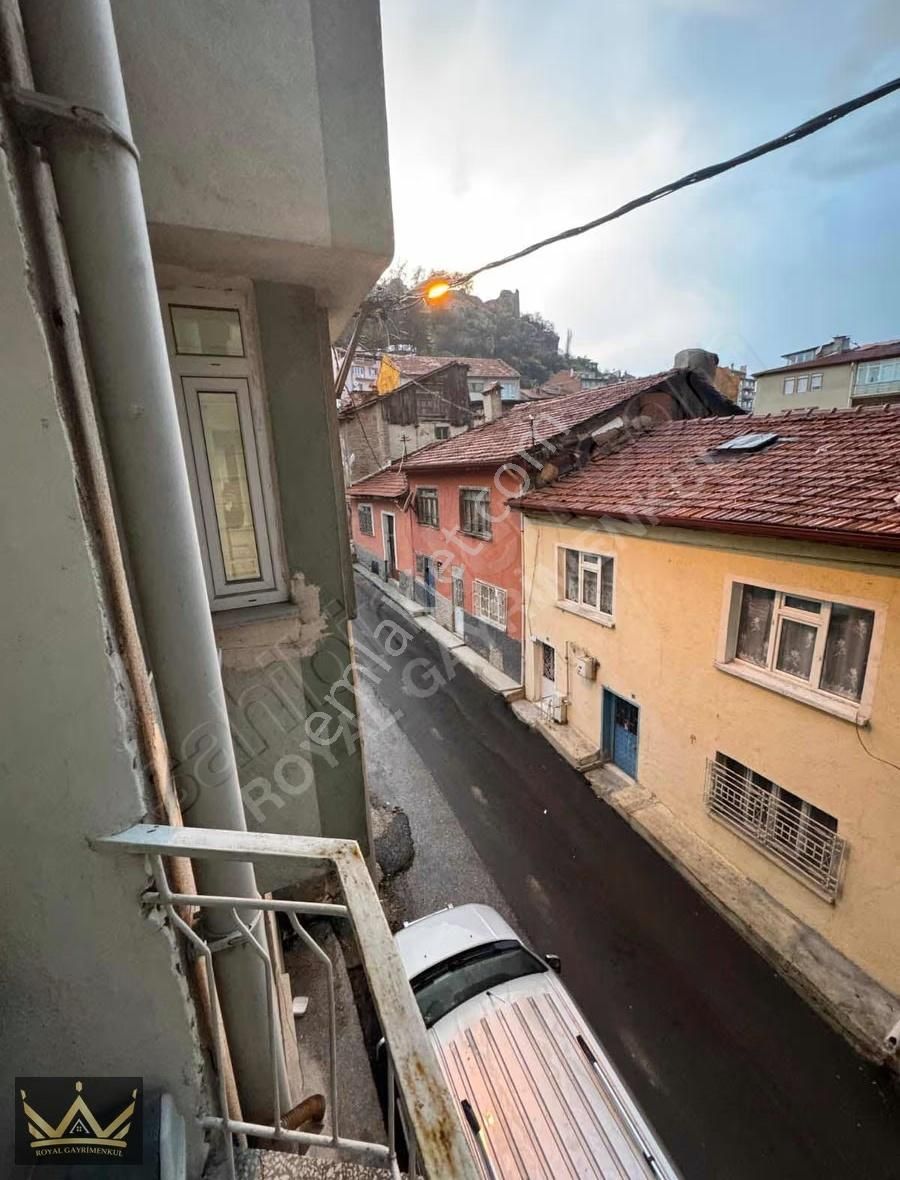 Royalden Kıbrıs Caddesinde Satılık Arakat 1+1 Daire - Görsel 4