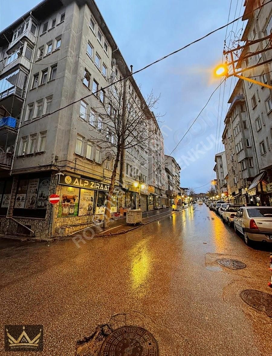 Royalden Kıbrıs Caddesinde Satılık Arakat 1+1 Daire - Görsel 12