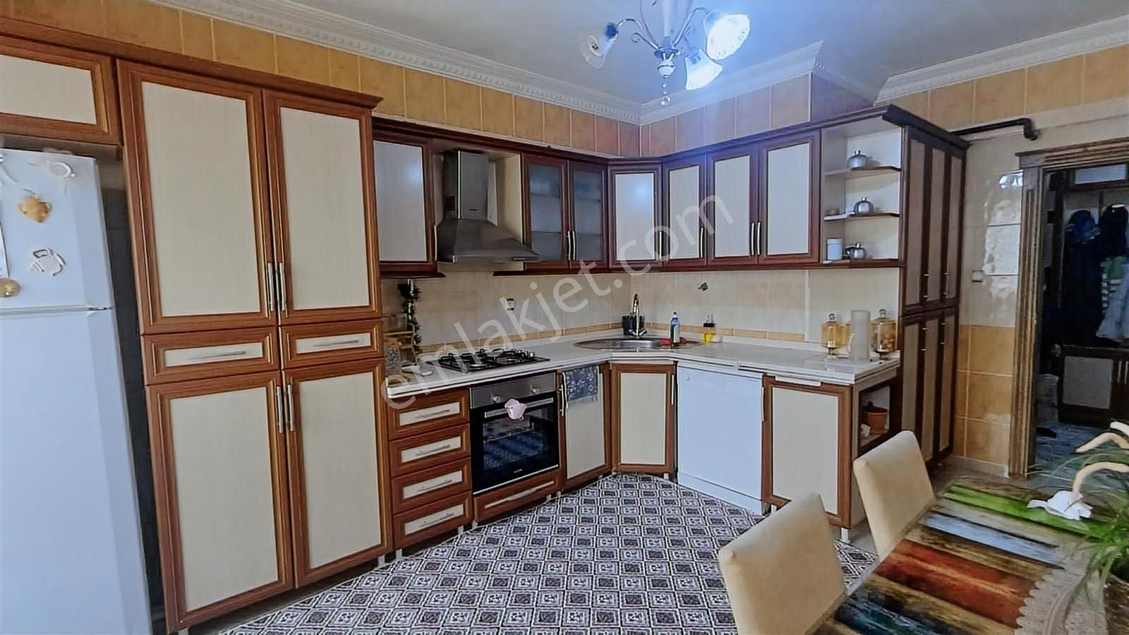 Şen Evlerde 4 Odalı Daire - Görsel 6