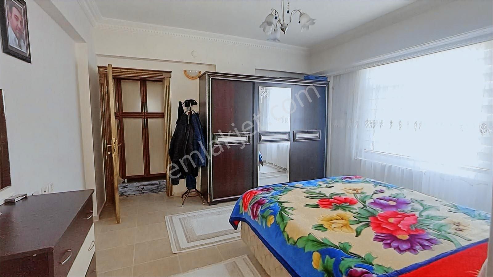 Şen Evlerde 4 Odalı Daire - Görsel 15