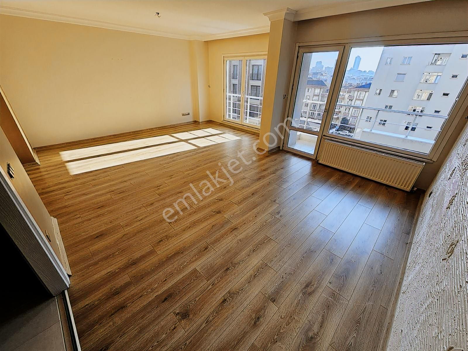 Alper Alkan'dan Şerifali'de Harika Konumda 145m2 3+1 Ofis Katı