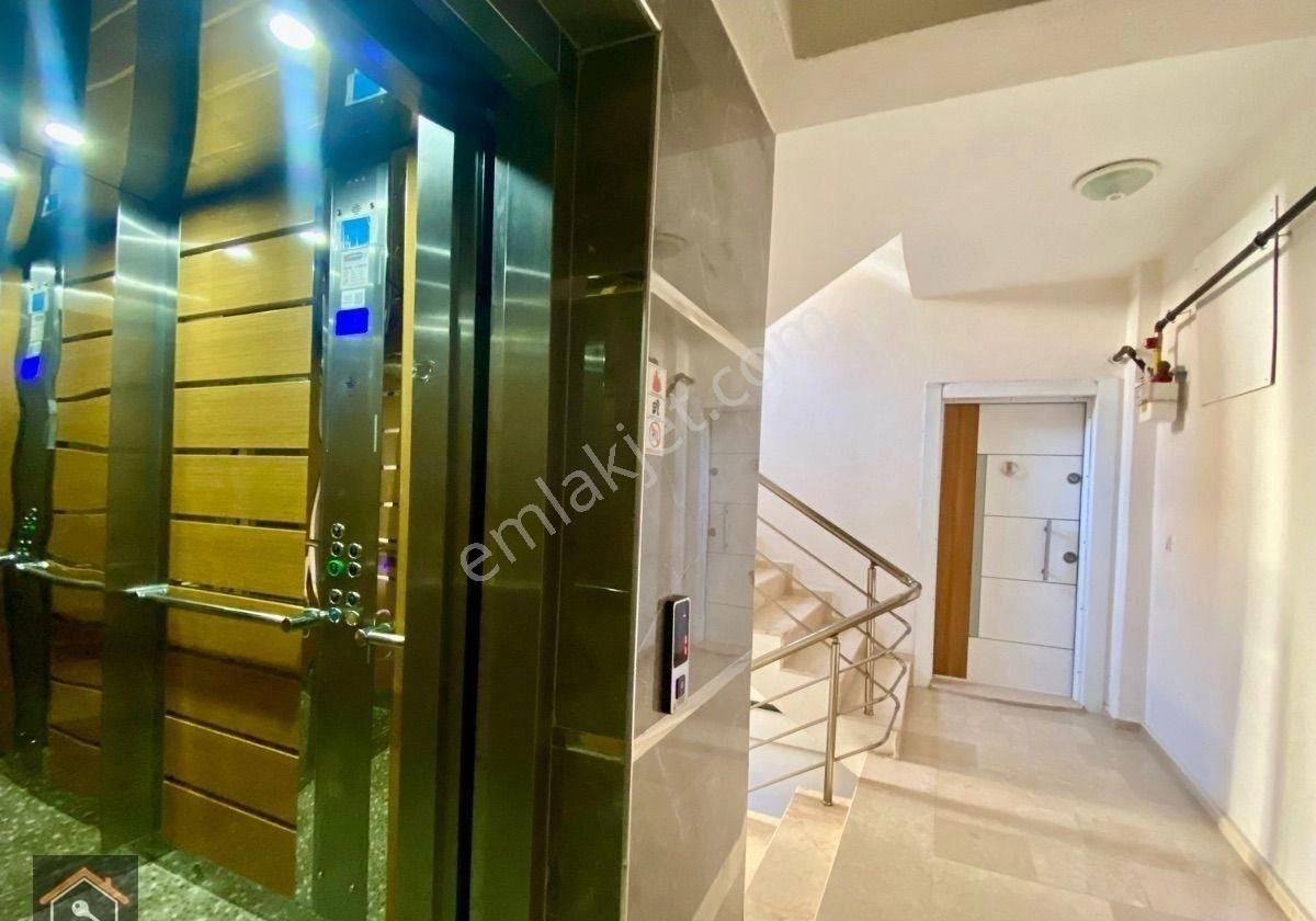 Günay Emlak'tan Torbalıda Site İçerisinde 3+1 135 M2 Doğalgazlı Kiralık Daire