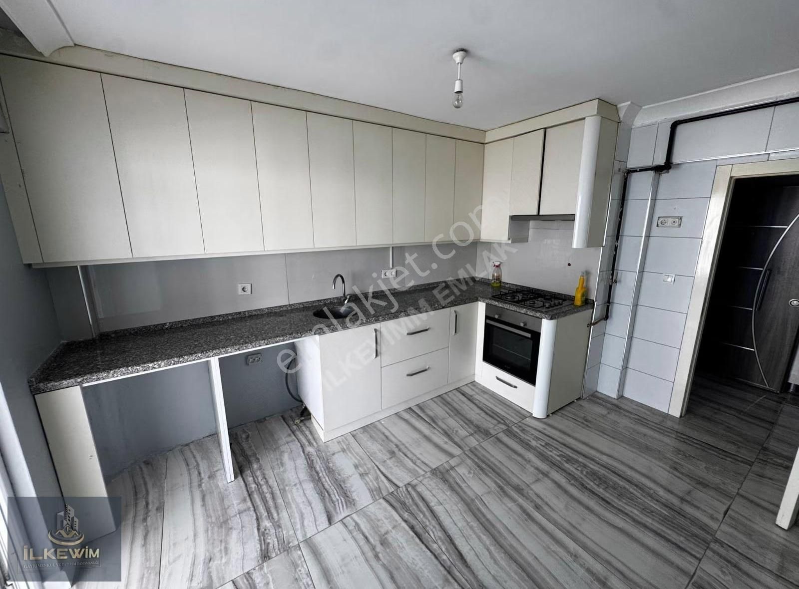 !!ege Mahallesinde Cadde Yakını Ön Cephe Fırsat 3+1 Daire!! - Görsel 24