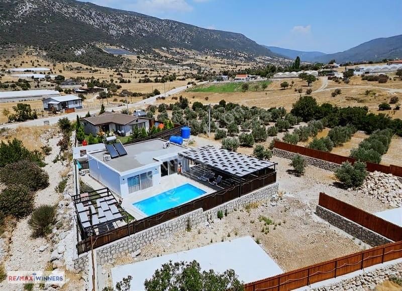 Satılık 1+1 Balayı Villası Ve 1262 M2 Arsası (müstakıl)