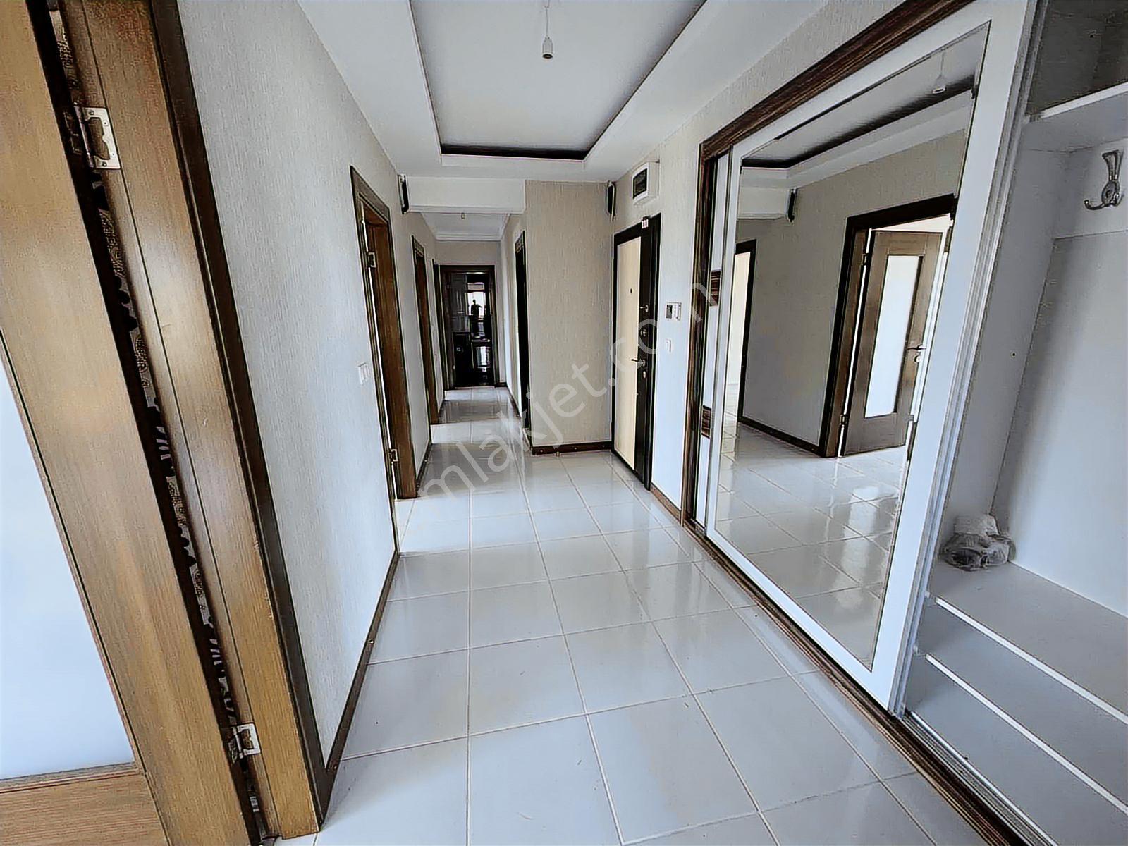 Sağlam Emlaktan Selçukluda Hastane Arkası Kiralık 3+1 Daire - Görsel 32