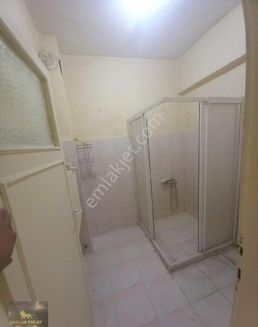 Şefkat Mahallesi Erdogan Sokakta Katta Metroya Yakınında 3+1 Kiralık - Görsel 3