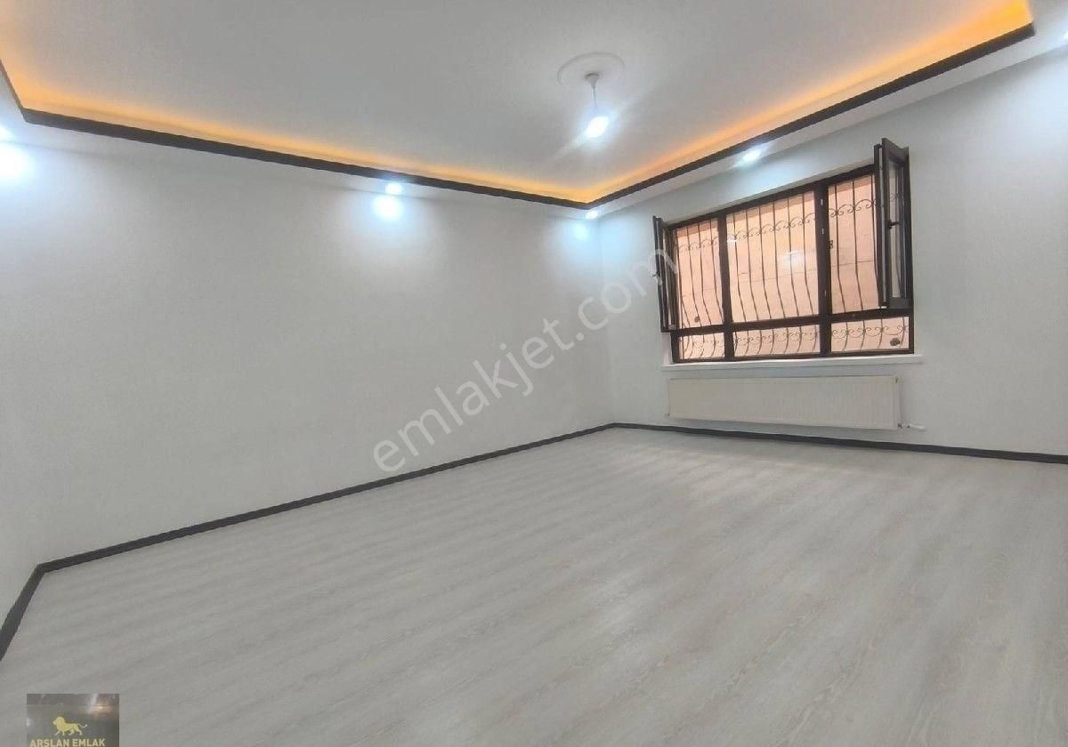 Taşocağı Sok 34/1 10 Yıllık Bina Asansörlü