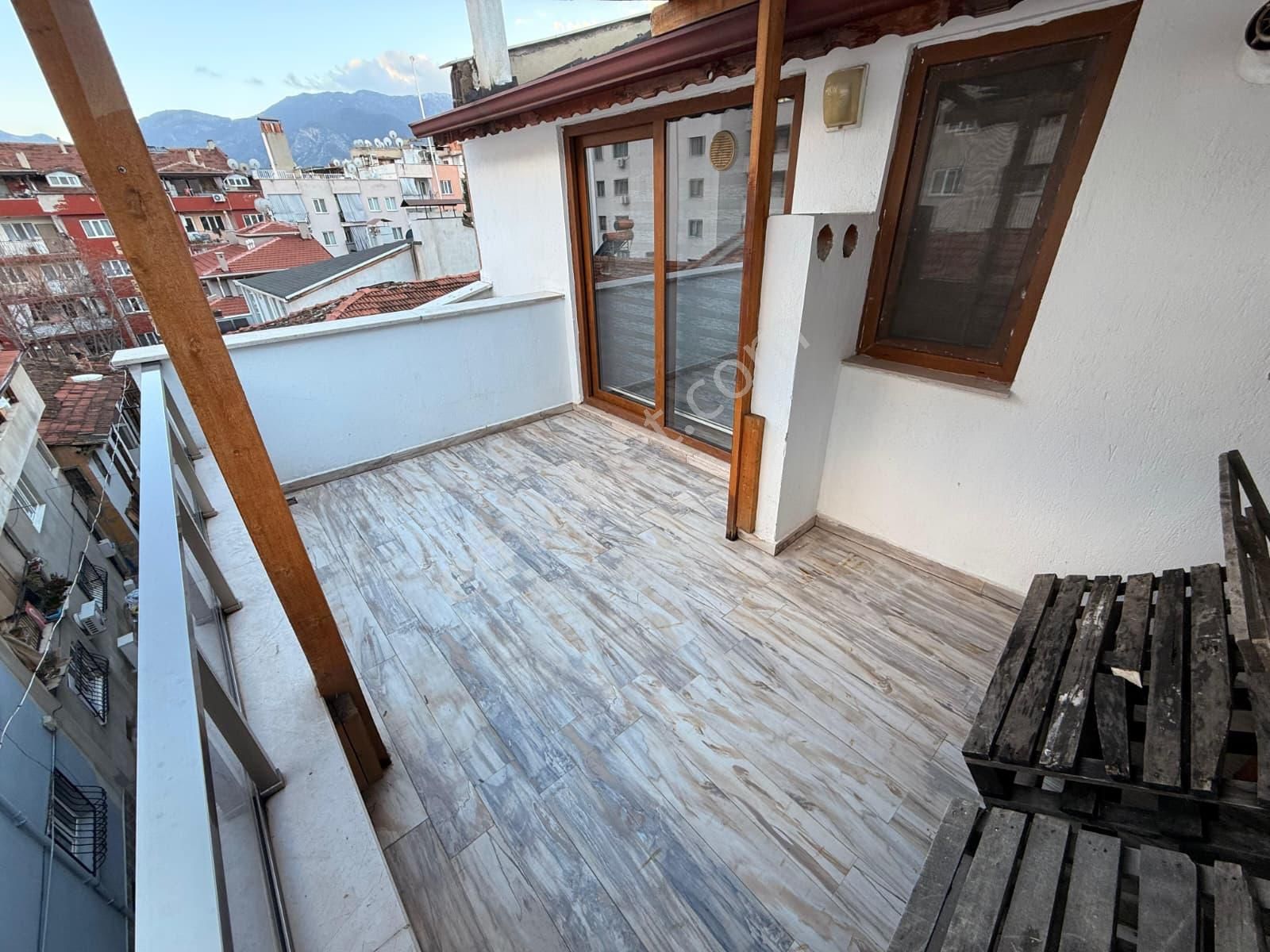Teraslı Lüx Full Eşyalı Yatırımlık 1+1 Satılık Apart - Görsel 12